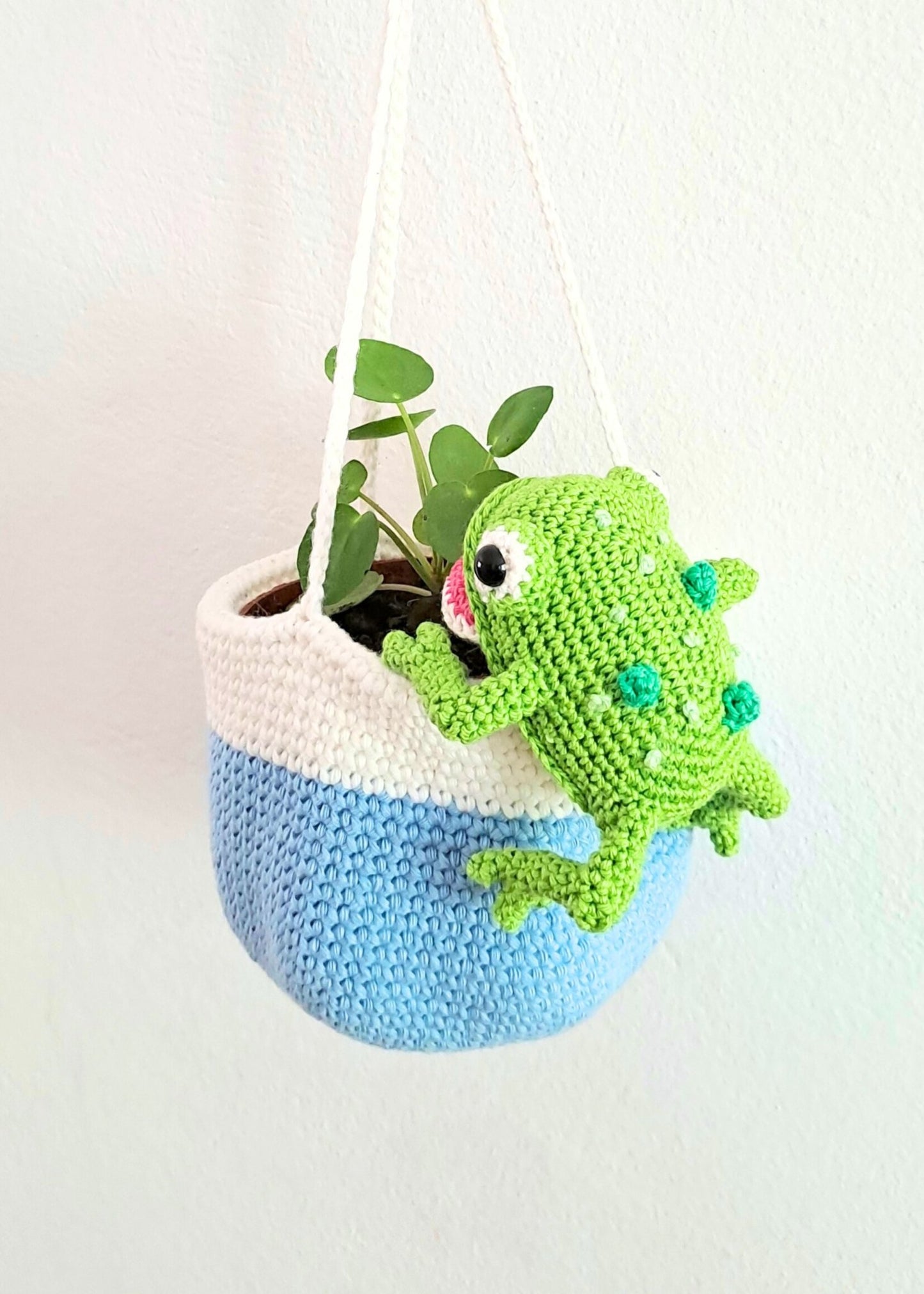 Frog Hanging Planter Crochet Pattern - Cute Frog Amigurumi Plant Holder - PDF Download - Crochet on a tree