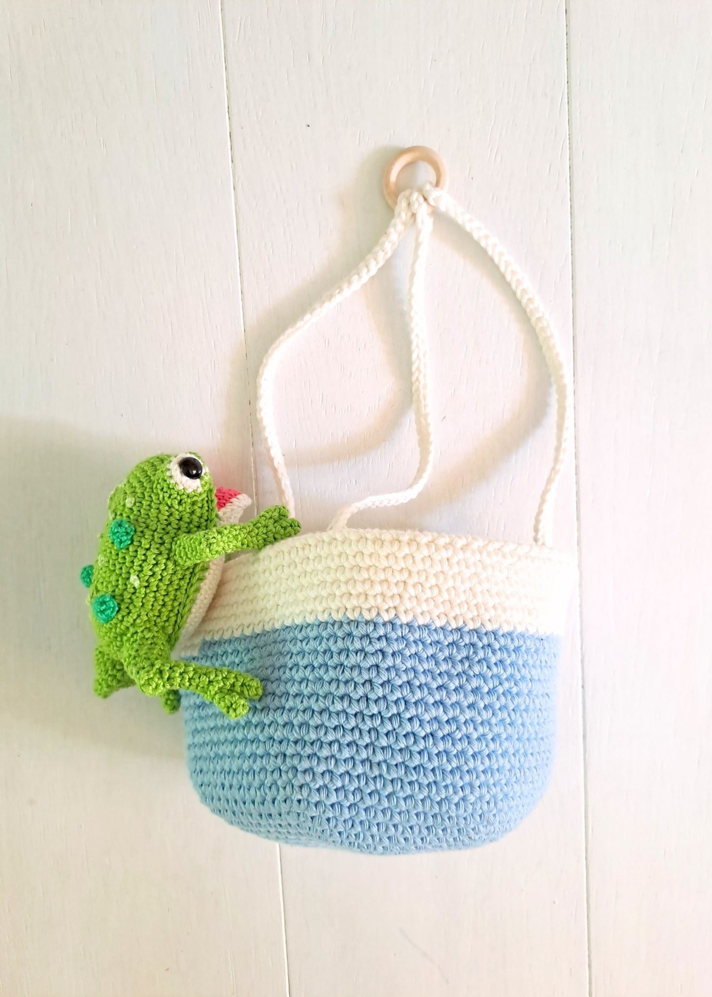 Frog Hanging Planter Crochet Pattern - Cute Frog Amigurumi Plant Holder - PDF Download - Crochet on a tree