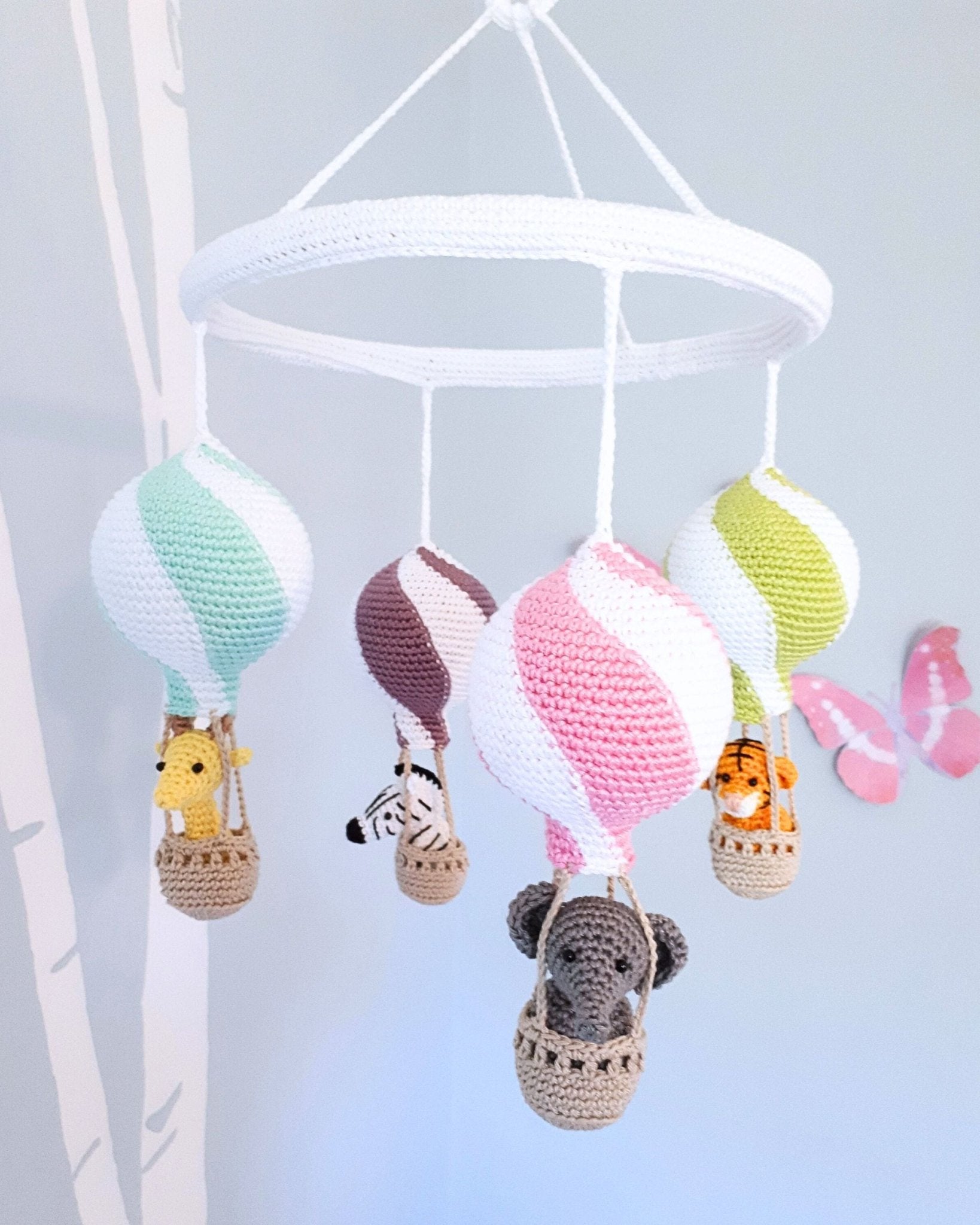 Hot air balloon baby mobile crochet pattern