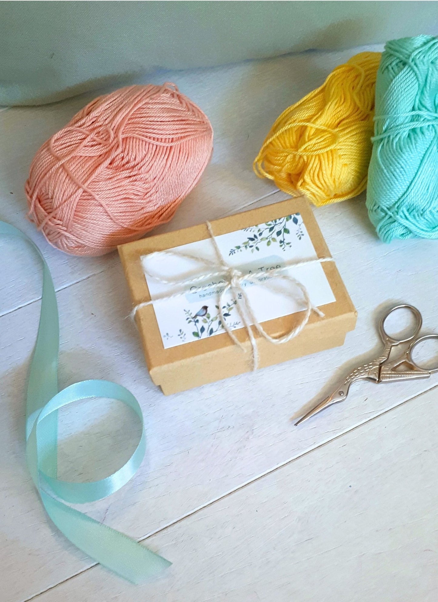 Mouse in a box travel toy crochet pattern - Crochet on a tree