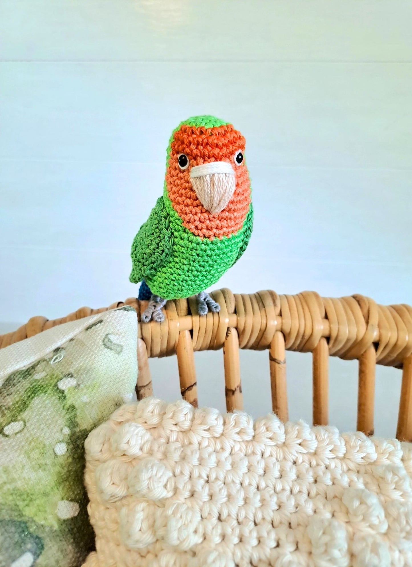 Peach - faced Lovebird crochet pattern - Crochet on a tree