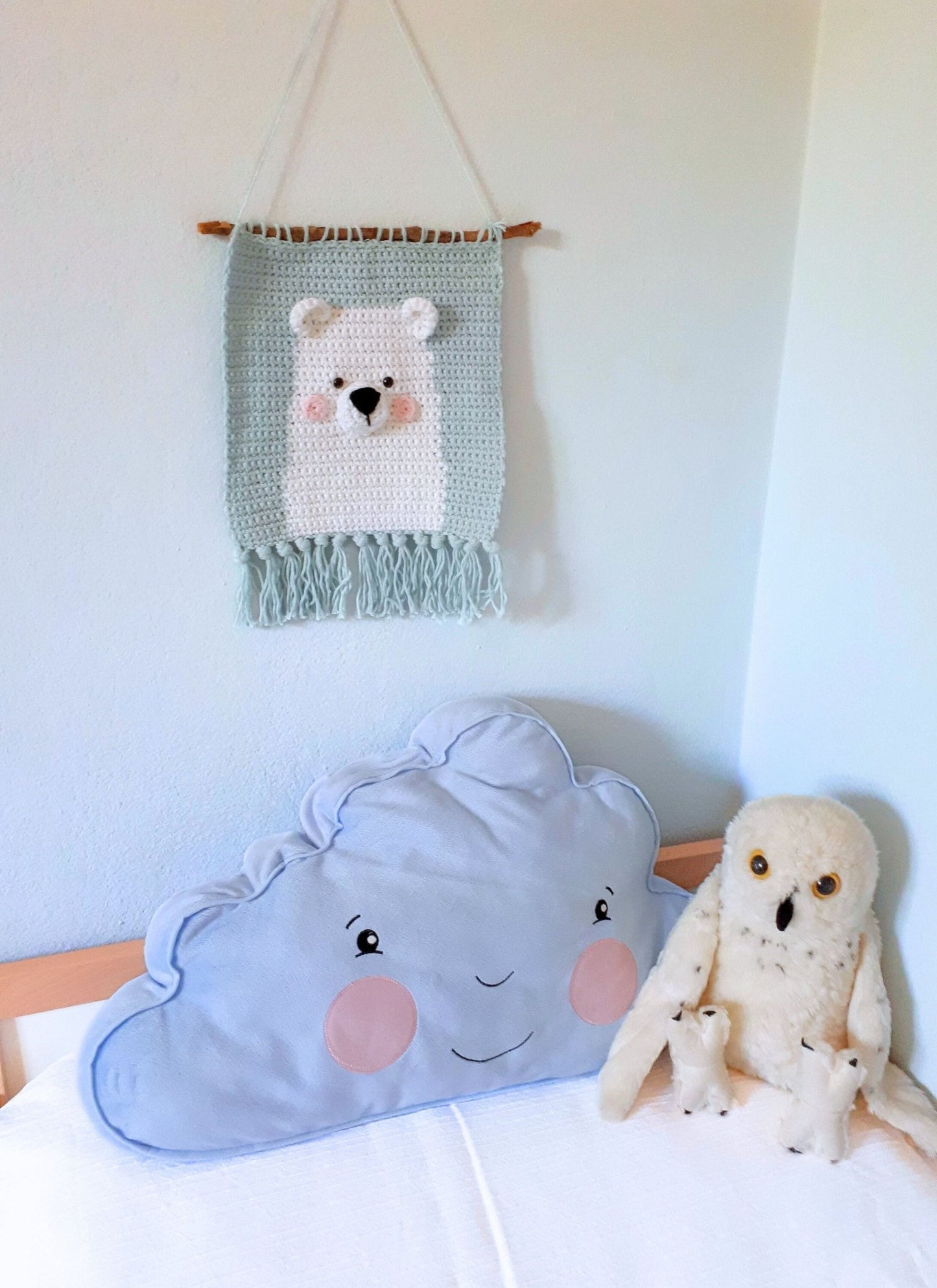 Polar bear nursery wall decor crochet pattern - Crochet on a tree