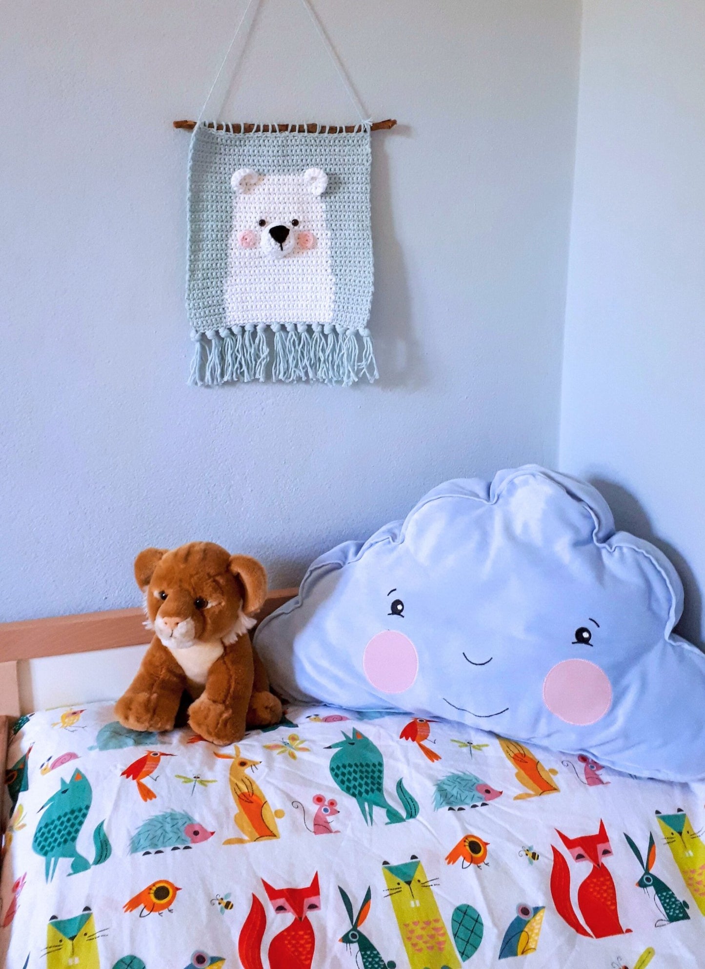 Polar bear nursery wall decor crochet pattern - Crochet on a tree