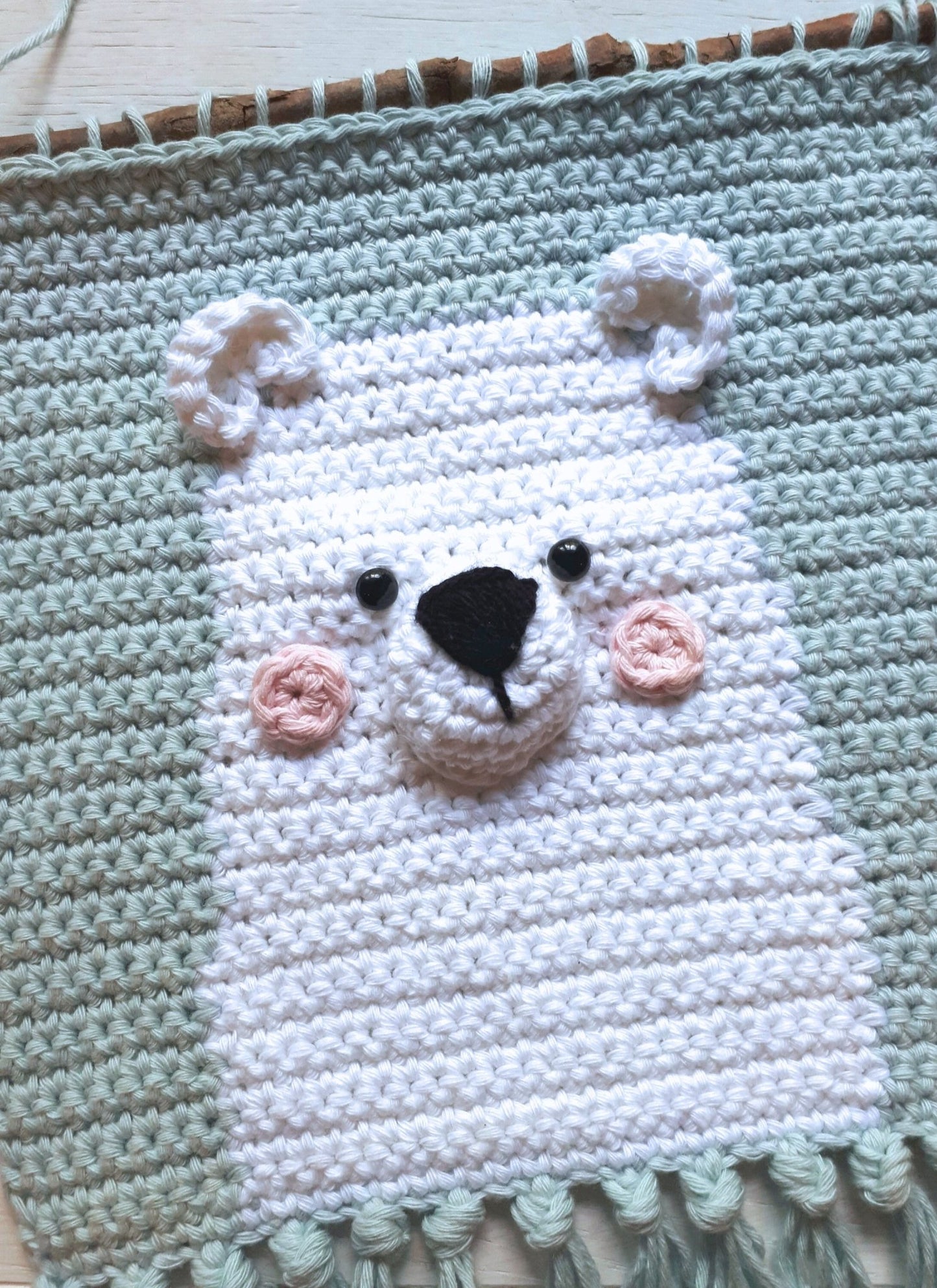 Polar bear nursery wall decor crochet pattern - Crochet on a tree