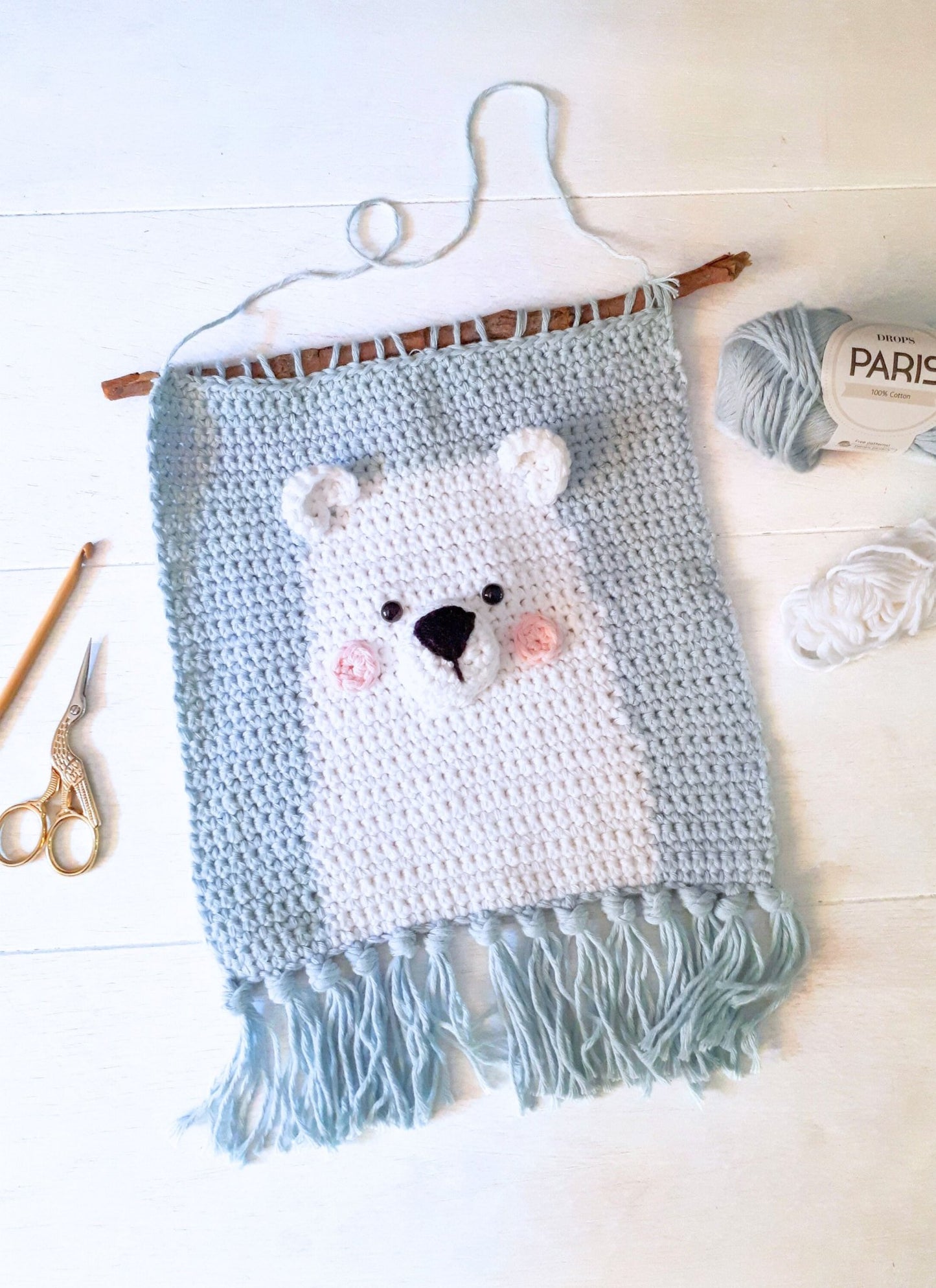 Polar bear nursery wall decor crochet pattern - Crochet on a tree