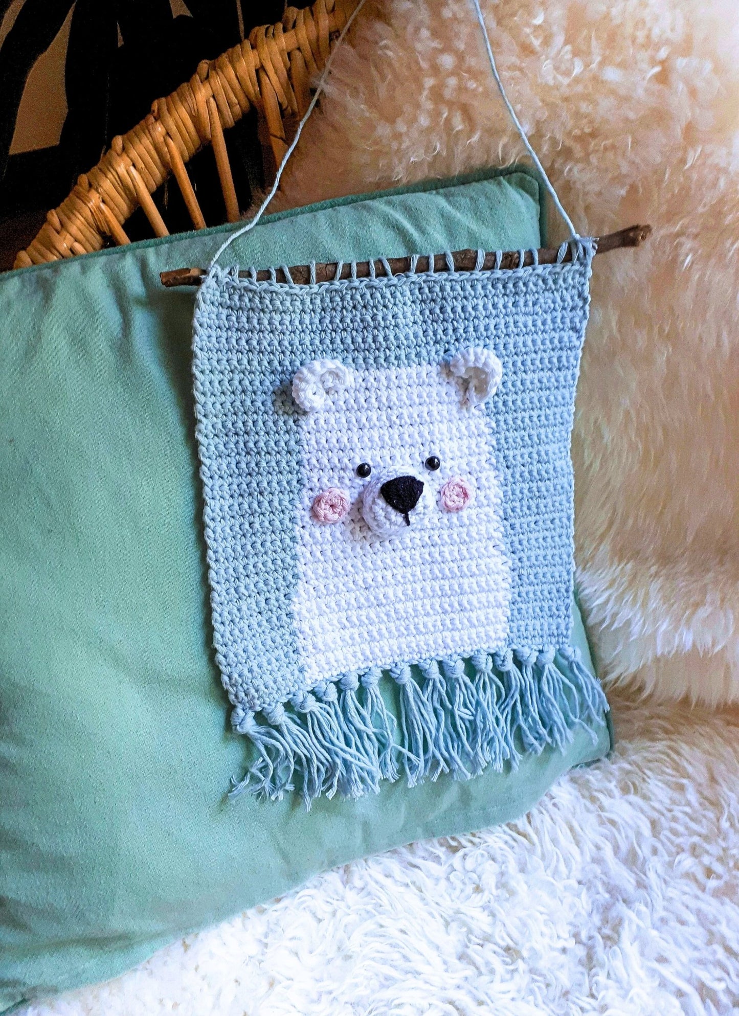 Polar bear nursery wall decor crochet pattern - Crochet on a tree