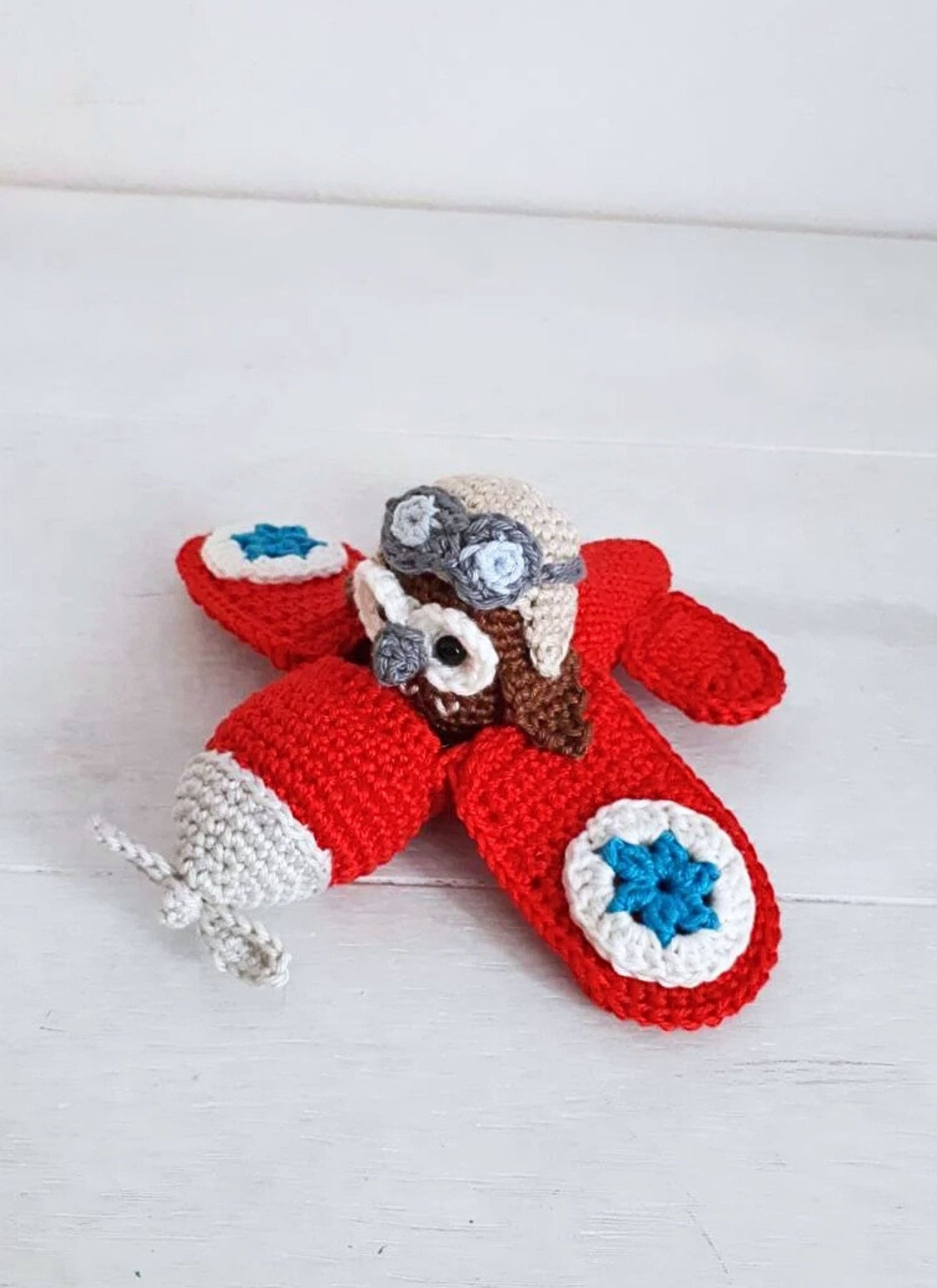 Red airplane with owl stuffed toy - Crochet on a tree