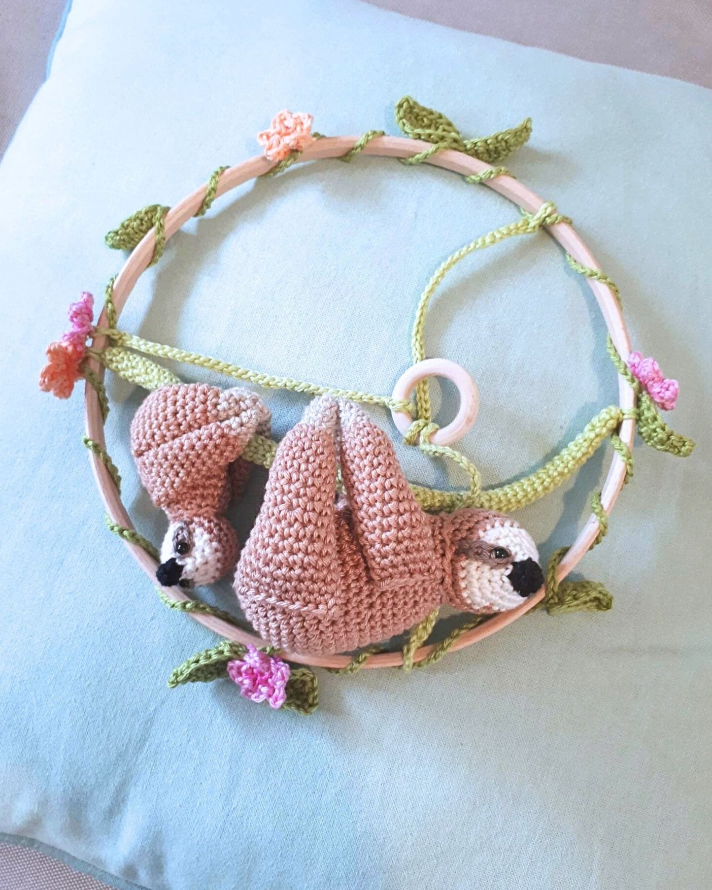 Sloth baby mobile with flowers, floral nursery decor - Crochet on a tree