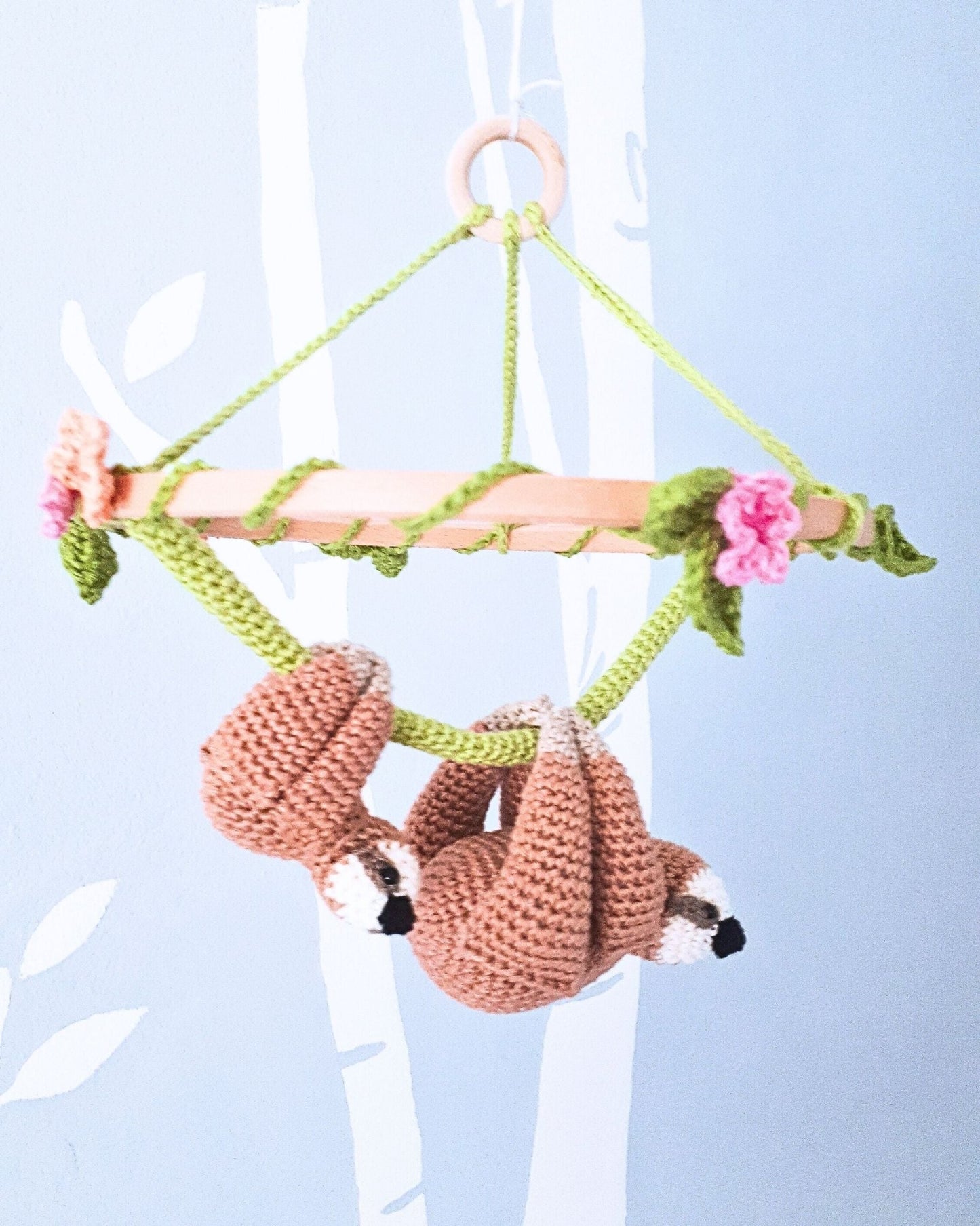 Sloth baby mobile with flowers, floral nursery decor - Crochet on a tree