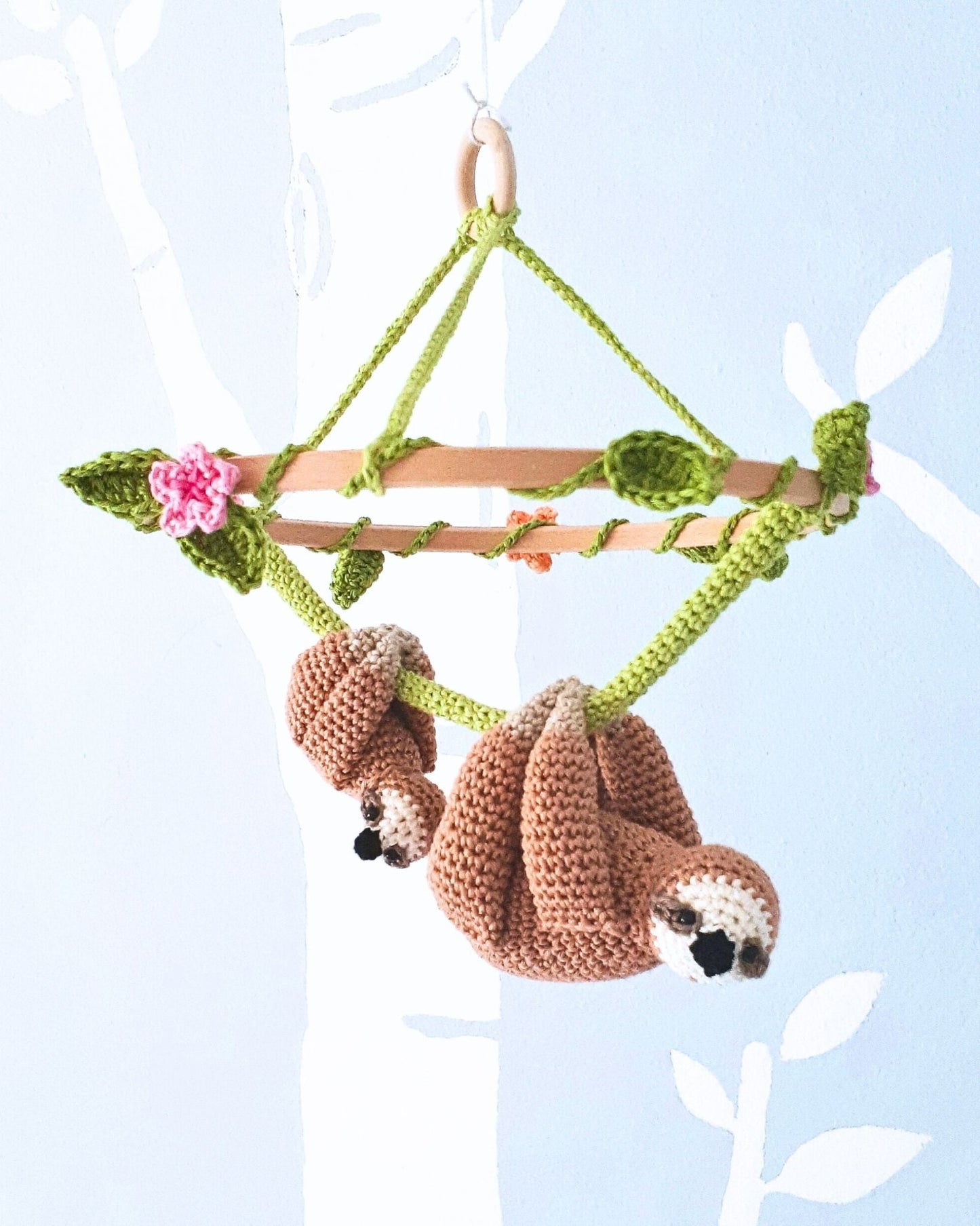 Sloth baby mobile with flowers, floral nursery decor - Crochet on a tree
