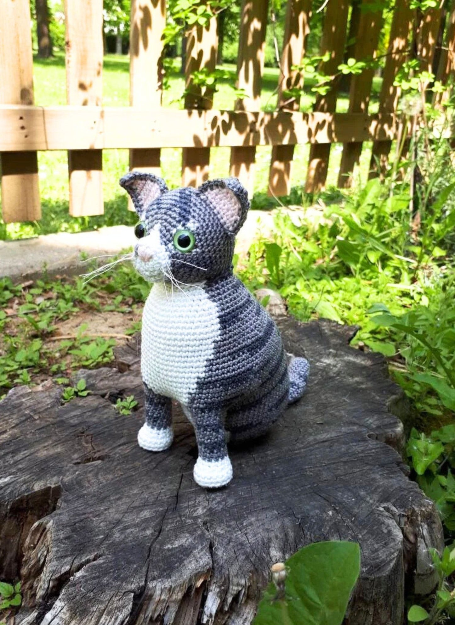 Tabby cat crochet pattern - Crochet on a tree