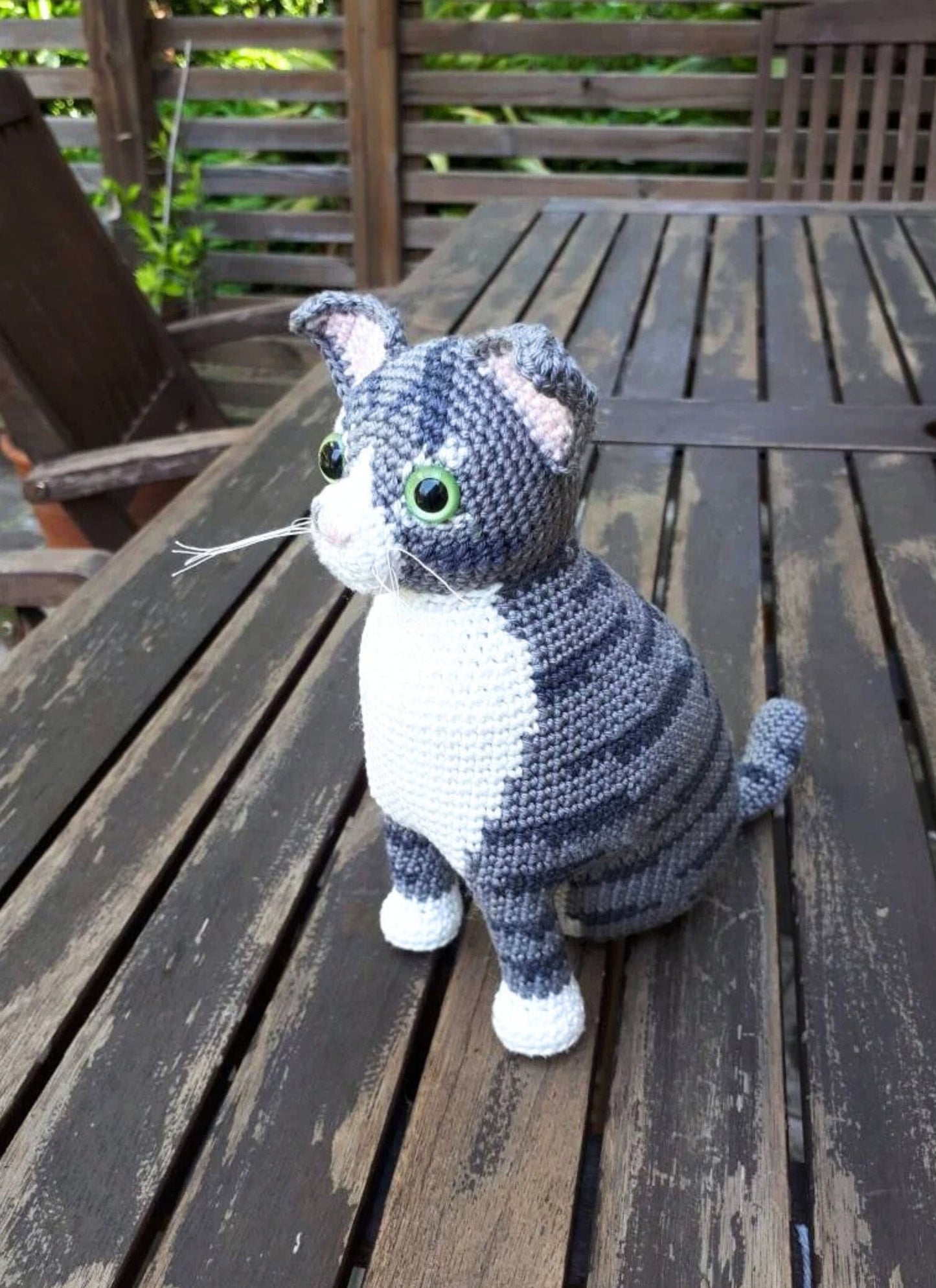 Tabby cat crochet pattern - Crochet on a tree