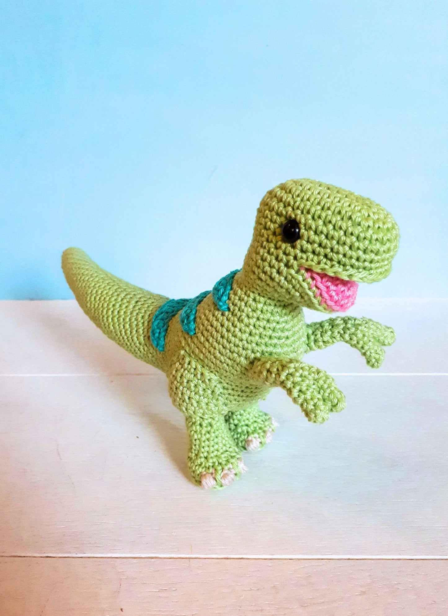 Theo the T - Rex crochet pattern - Crochet on a tree