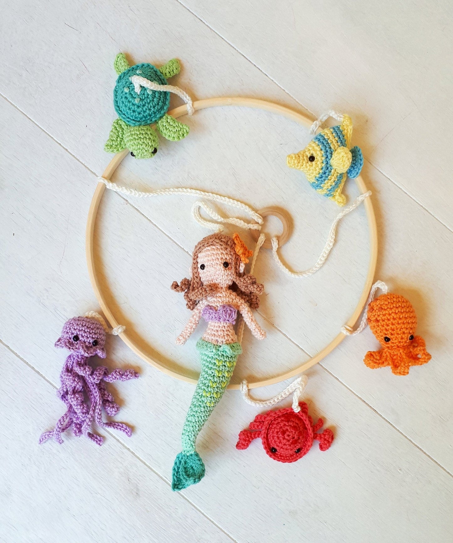 Under the sea baby mobile crochet pattern - Crochet on a tree