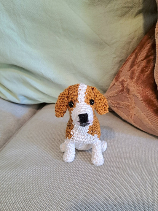 Beagle Free Crochet Pattern - Crochet on a tree