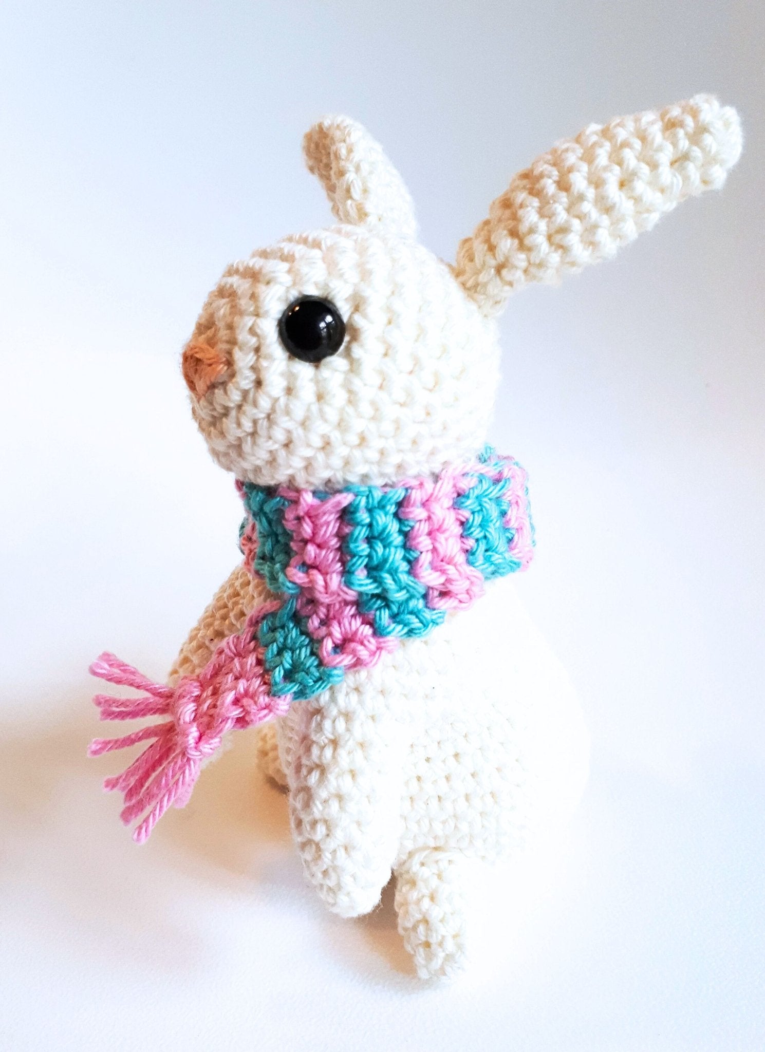 Bunny crochet pattern - Crochet on a tree
