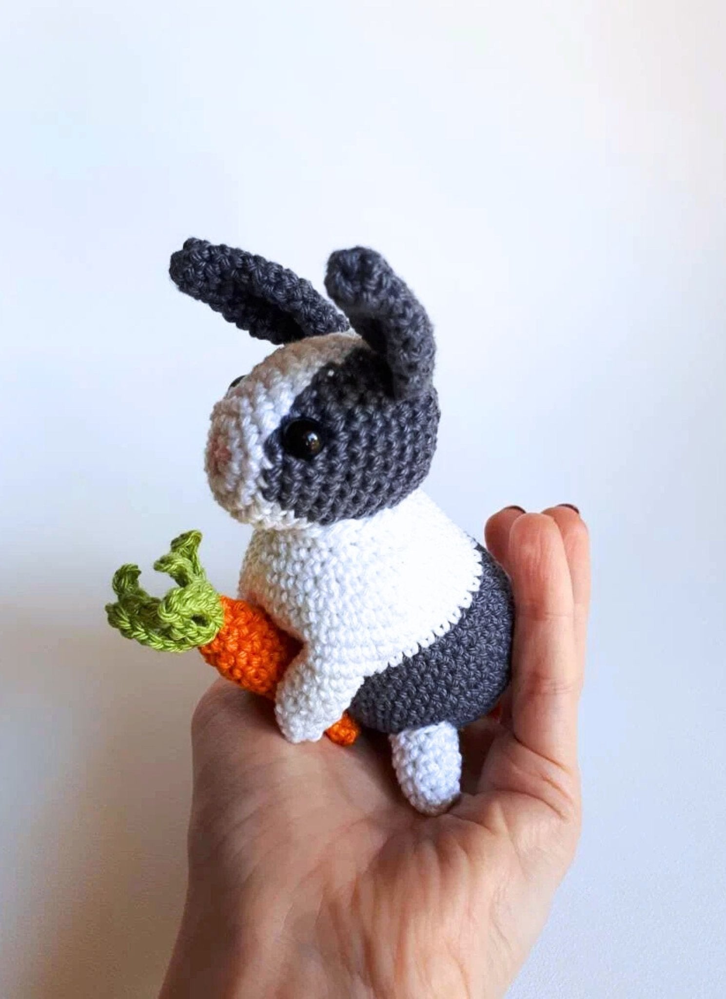 Bunny crochet pattern - Crochet on a tree