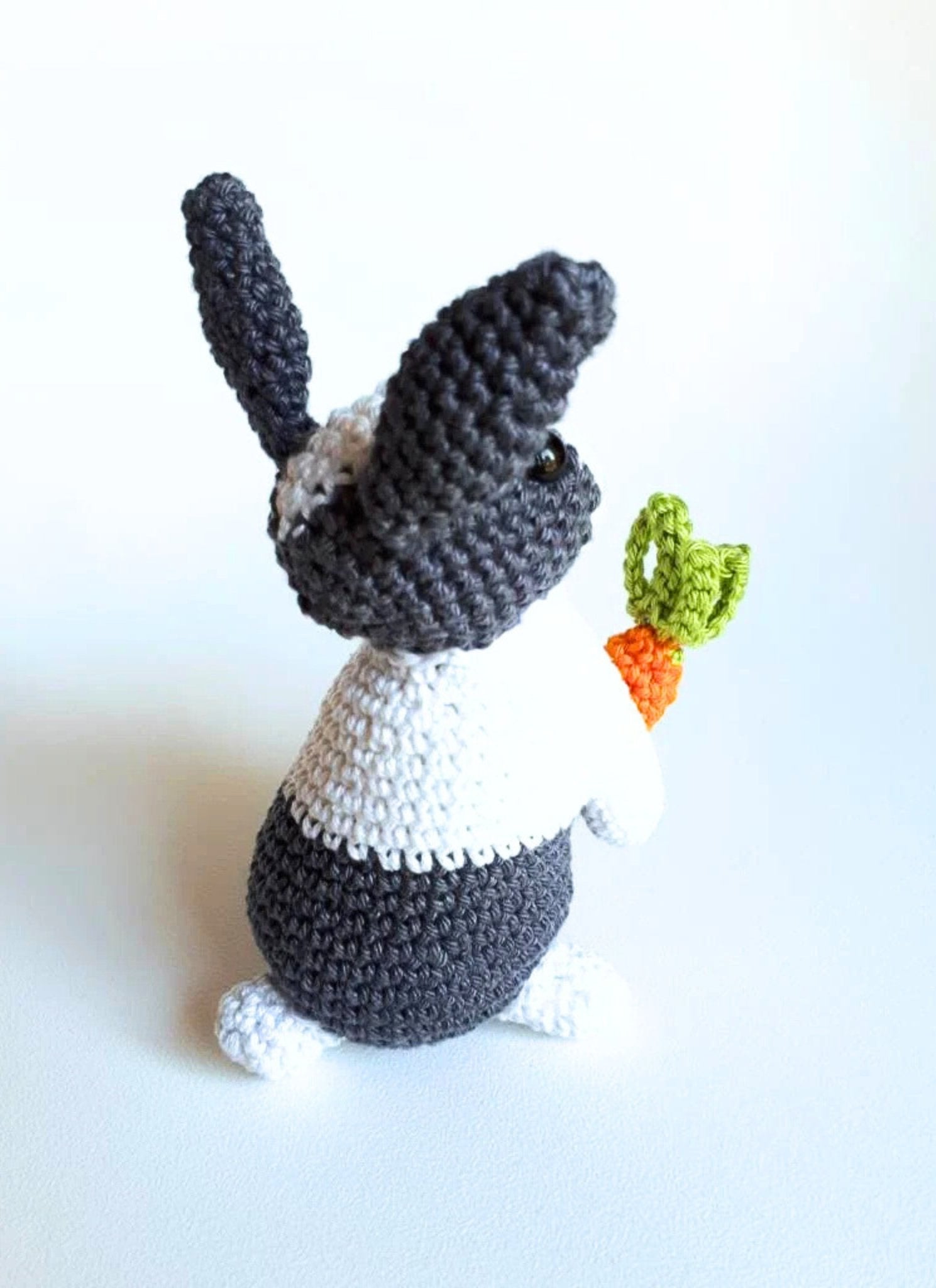 Bunny crochet pattern - Crochet on a tree