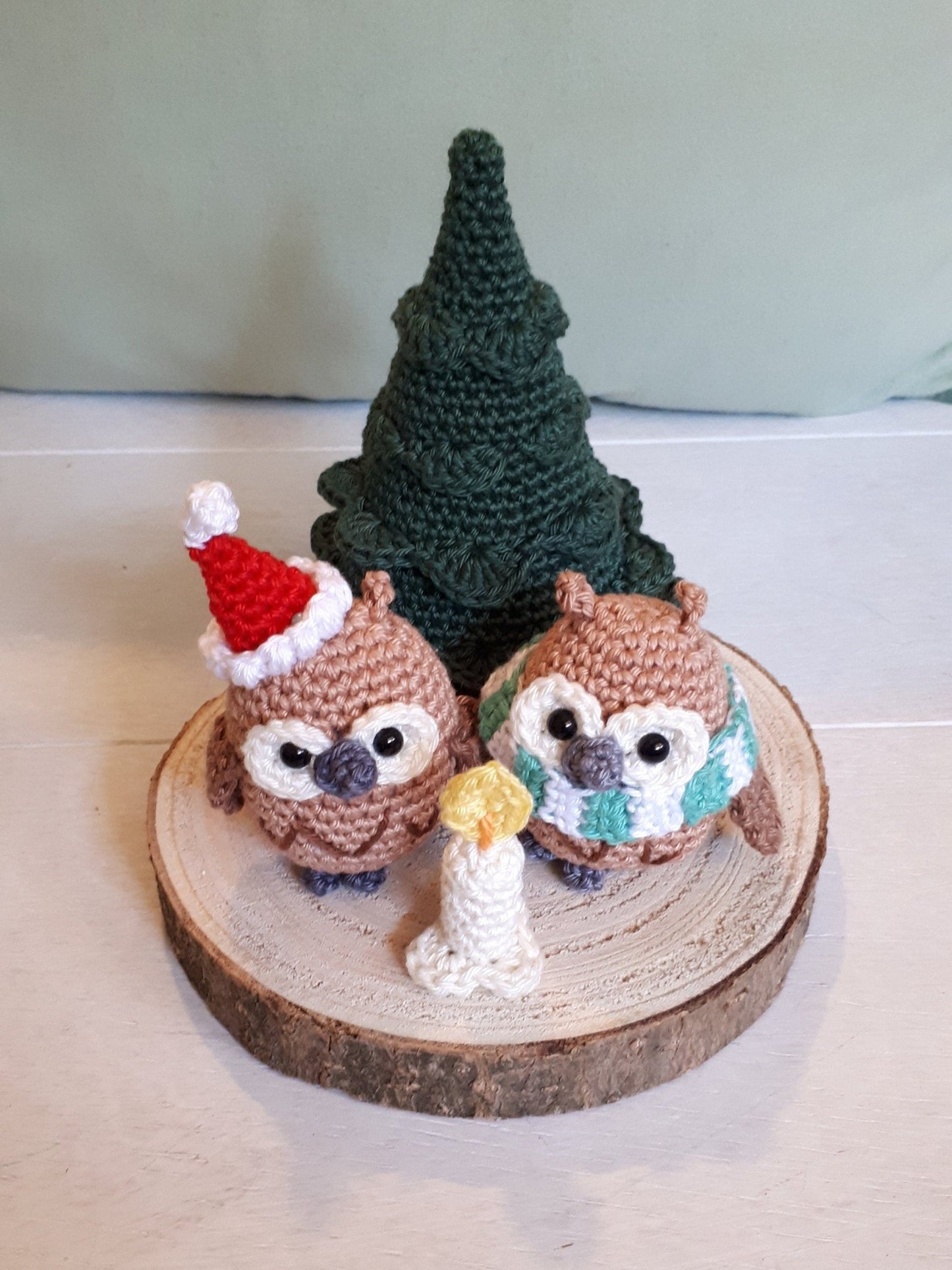 Christmas owls decoration crochet pattern - Crochet on a tree