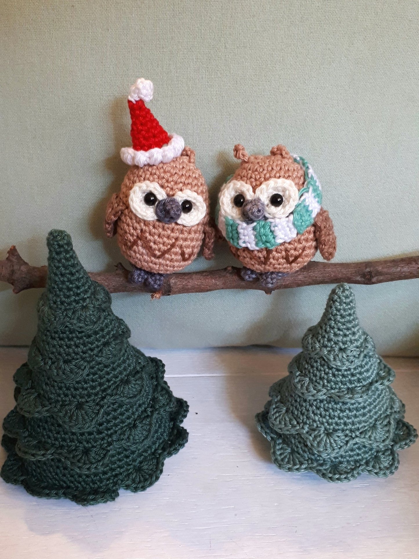 Christmas owls decoration crochet pattern - Crochet on a tree