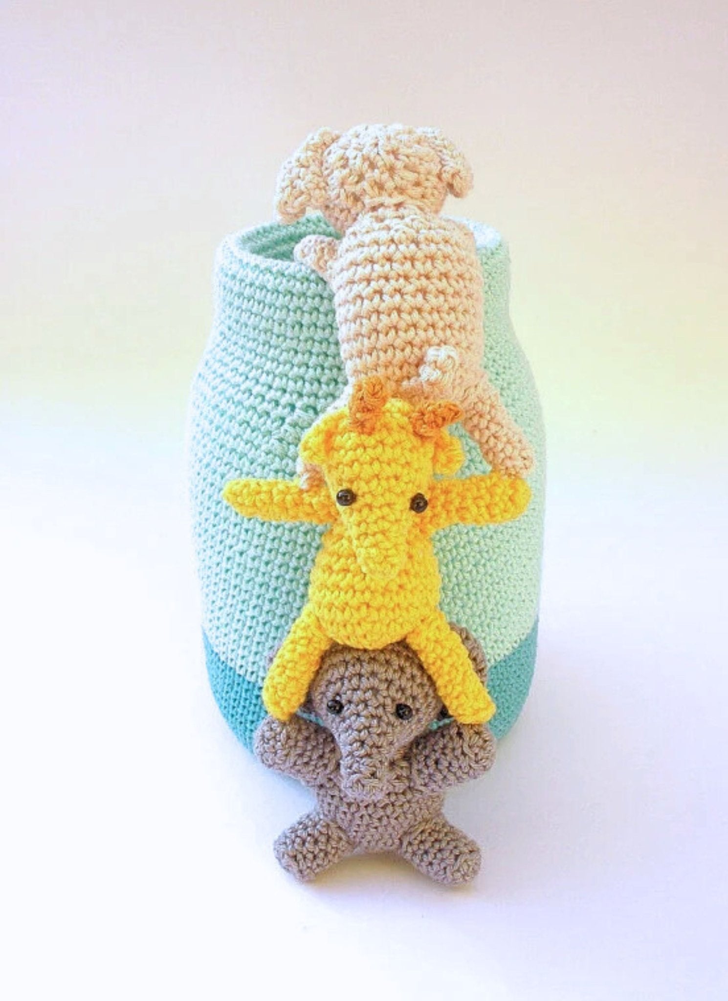 Crochet animals pencil holder - Crochet on a tree