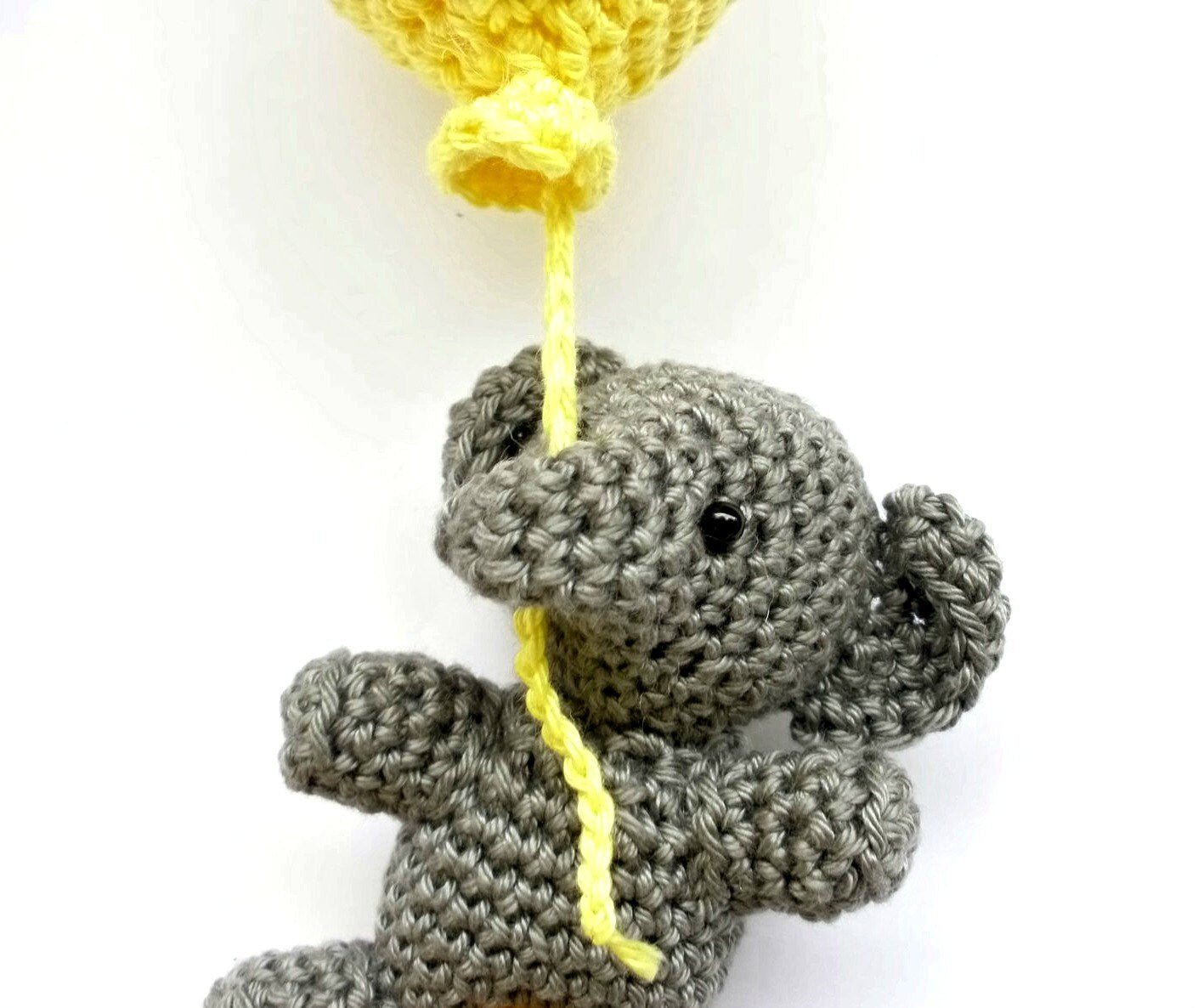 Crochet Elephant with balloon - Crochet on a tree