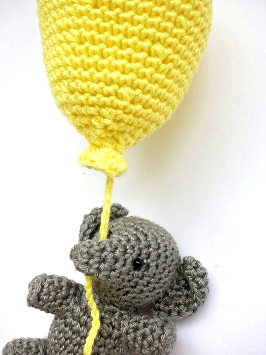 Crochet Elephant with balloon - Crochet on a tree