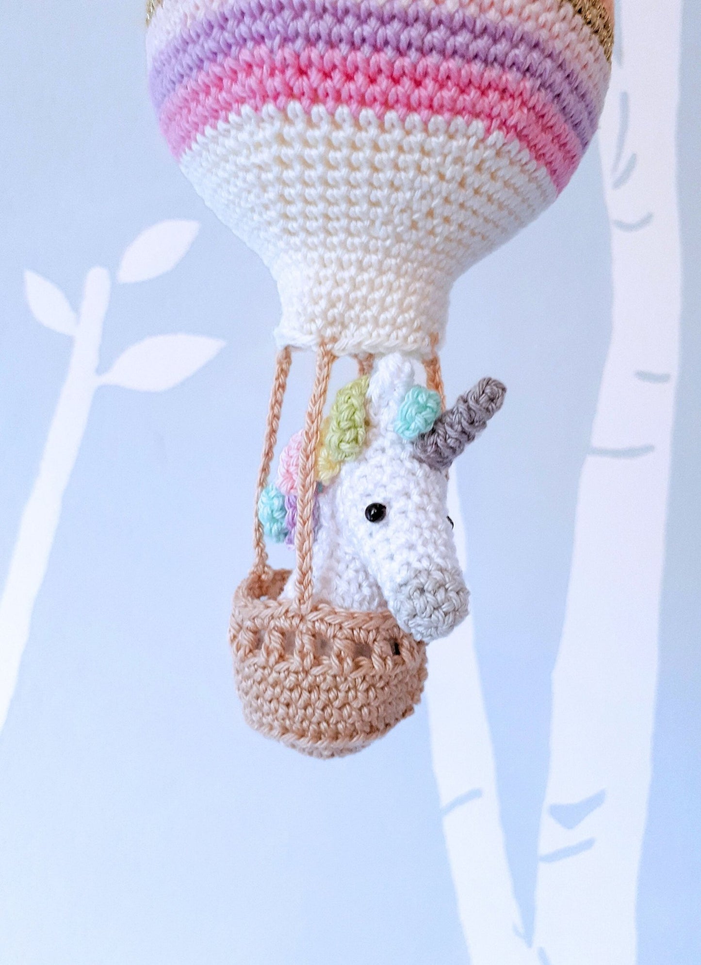 Crochet pattern amigurumi unicorn in a hot air balloon - Crochet on a tree