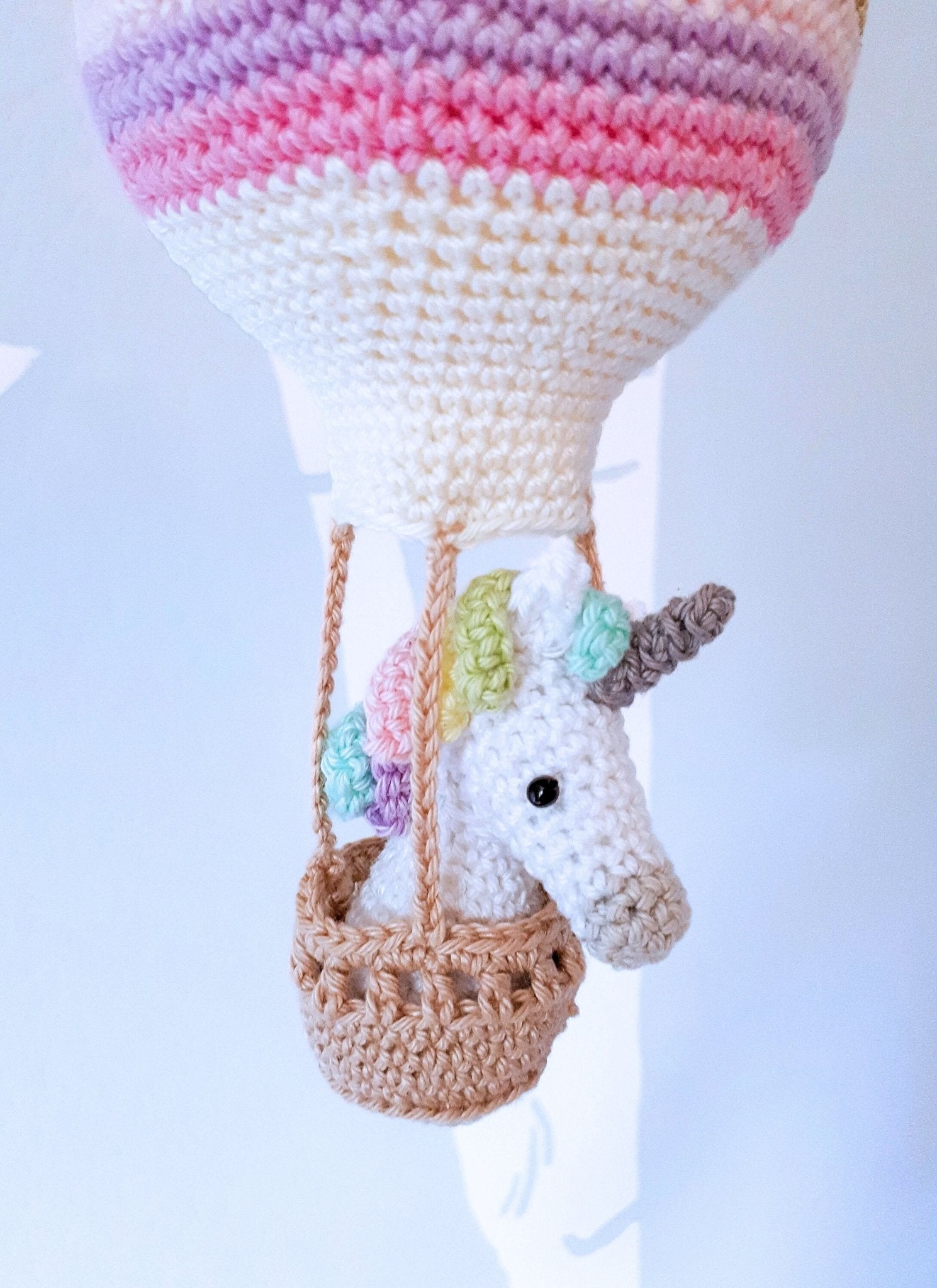 Crochet pattern amigurumi unicorn in a hot air balloon - Crochet on a tree