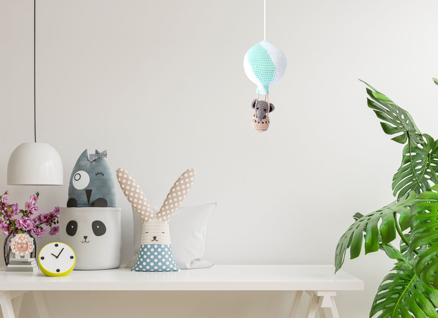 Elephant in hot air balloon crochet pattern - Crochet on a tree