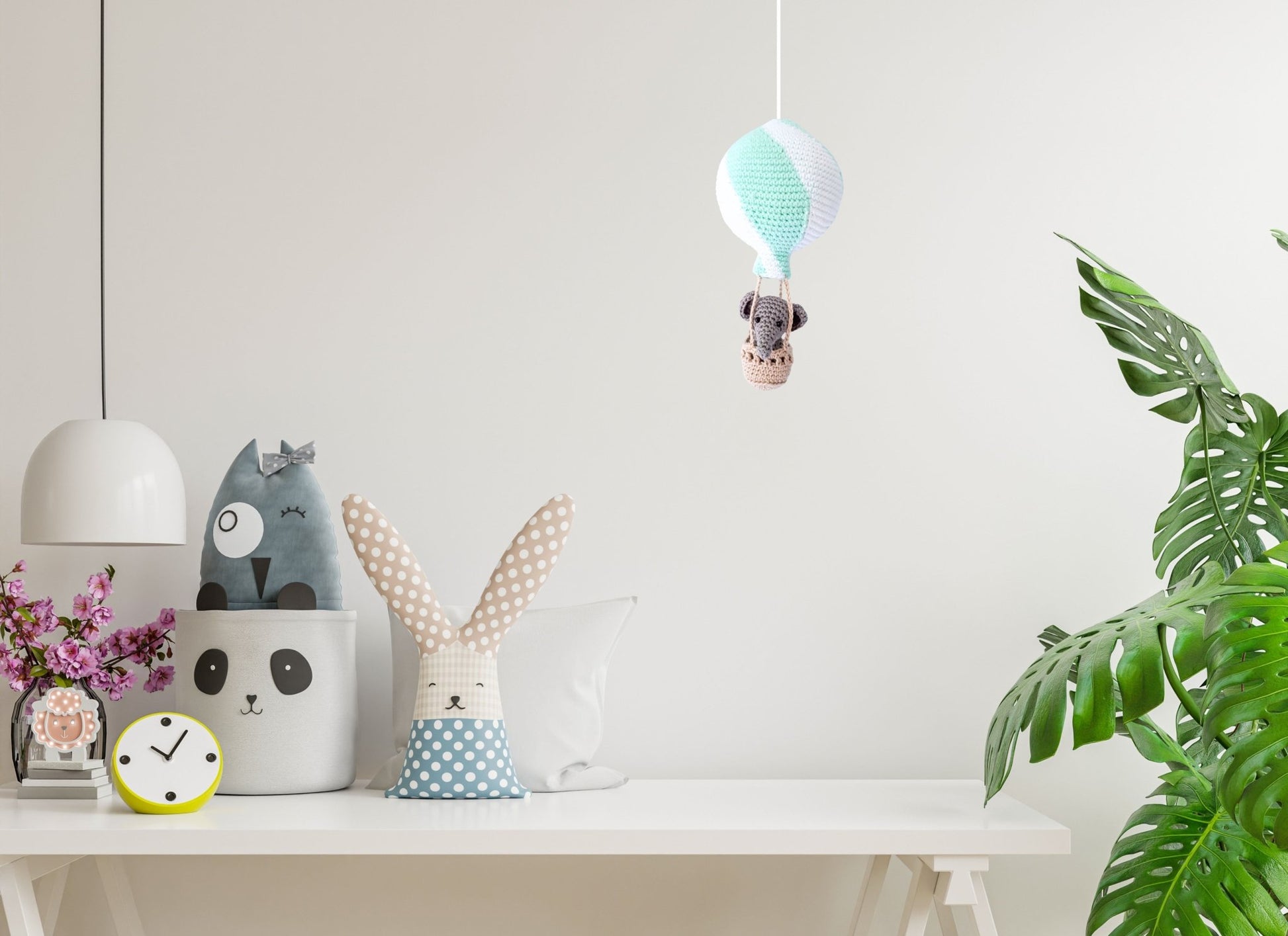 Elephant in hot air balloon crochet pattern - Crochet on a tree