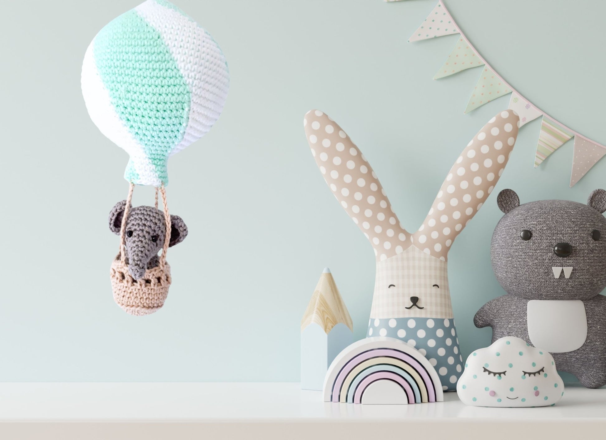 Elephant in hot air balloon crochet pattern - Crochet on a tree