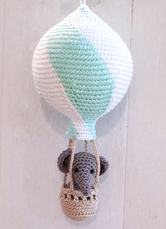 Elephant in hot air balloon crochet pattern - Crochet on a tree