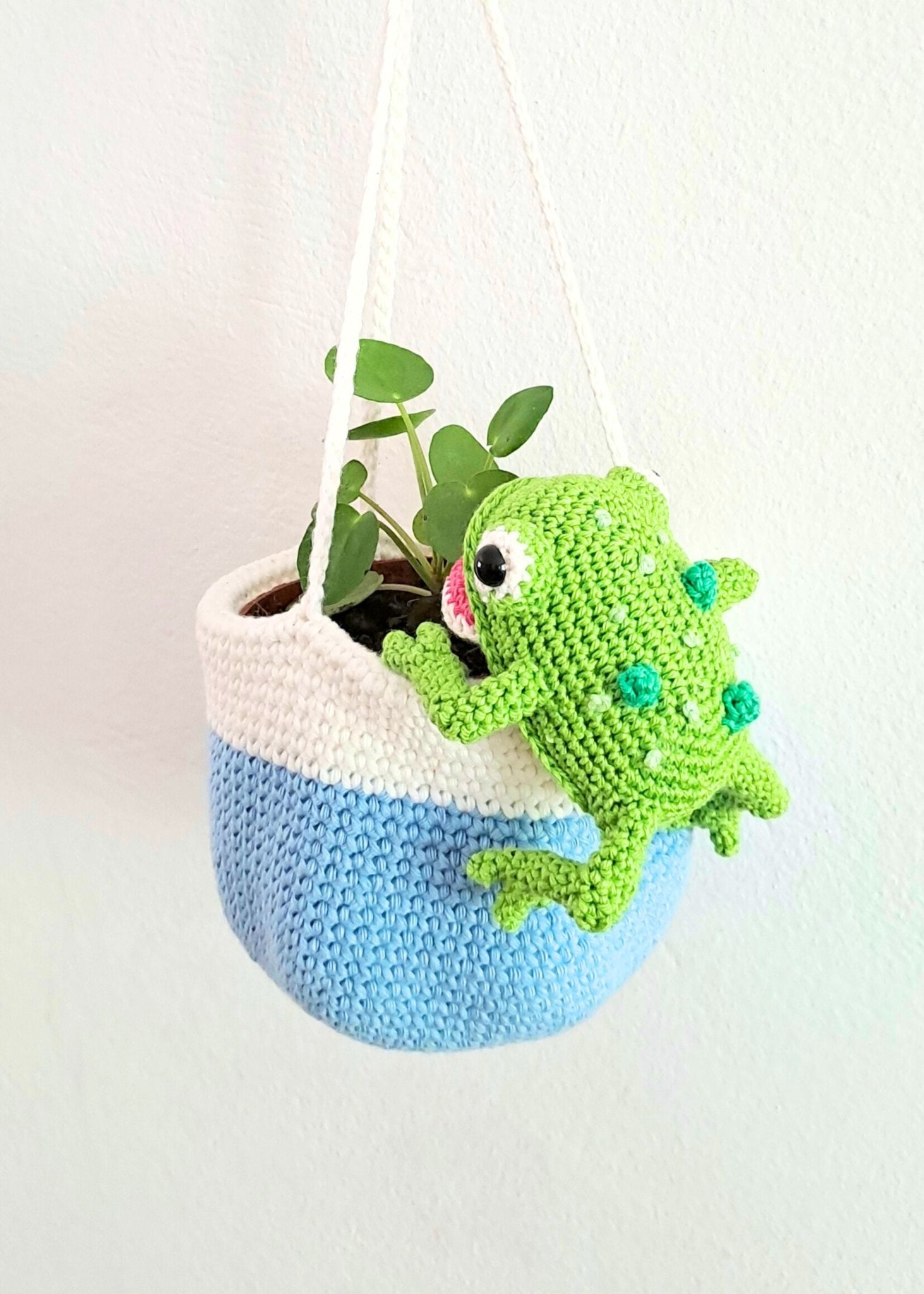 Frog Hanging Planter Crochet Pattern - Cute Frog Amigurumi Plant Holder - PDF Download - Crochet on a tree