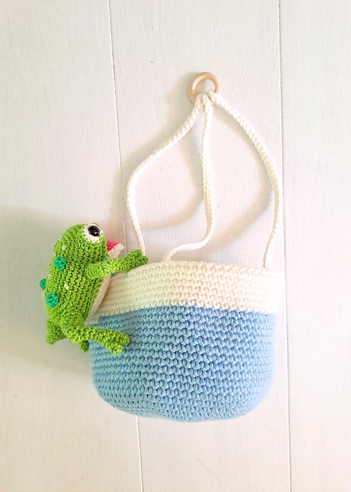 Frog Hanging Planter Crochet Pattern - Cute Frog Amigurumi Plant Holder - PDF Download - Crochet on a tree