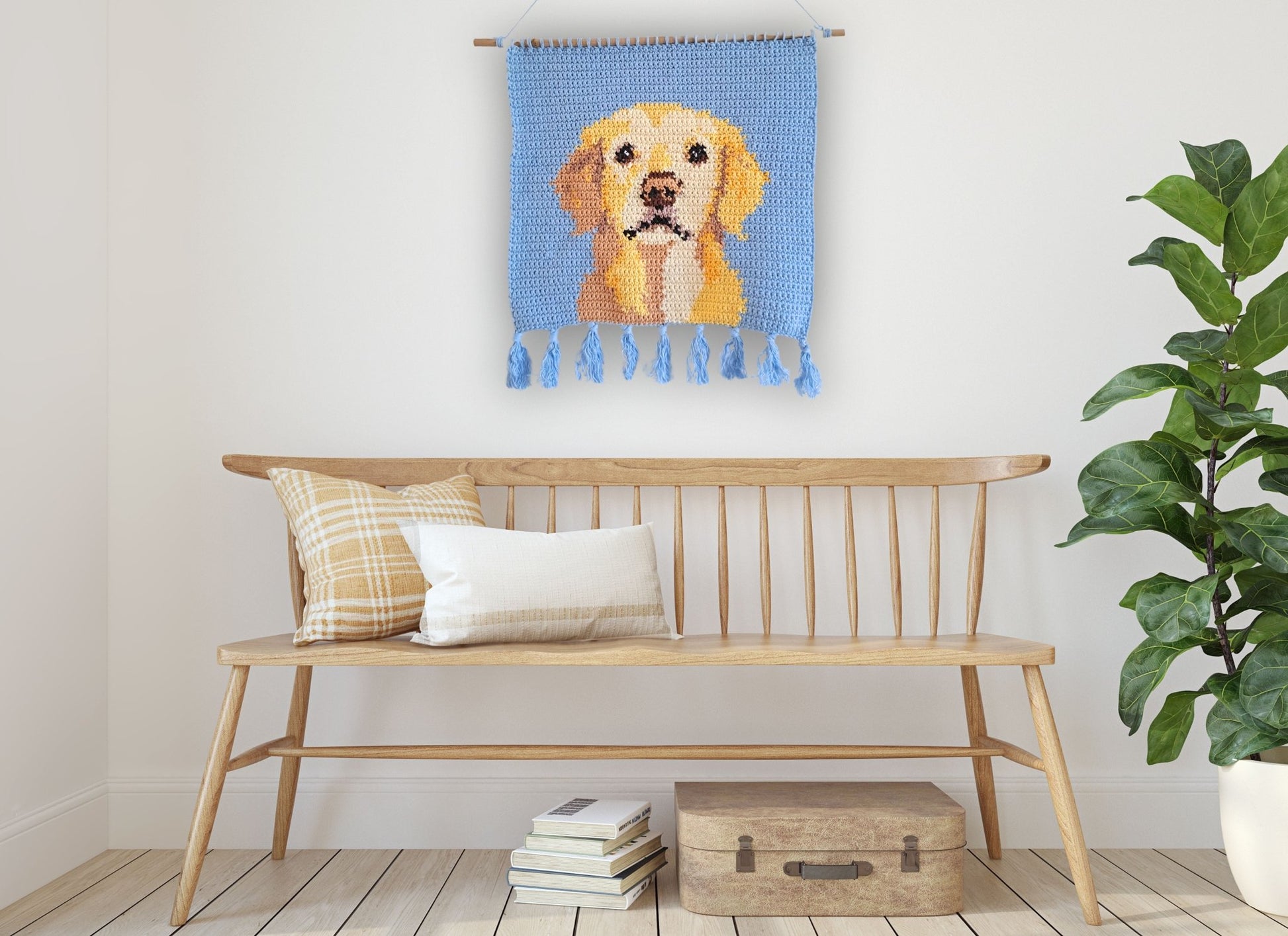 Golden Retriever Crochet Pattern - Tapestry Crochet Dog Wall Hanging - Crochet on a tree