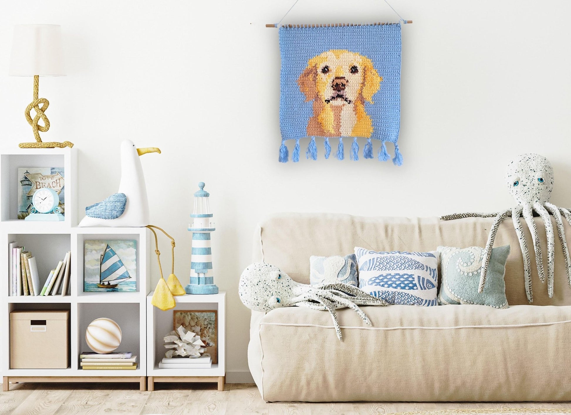 Golden Retriever Crochet Pattern - Tapestry Crochet Dog Wall Hanging - Crochet on a tree