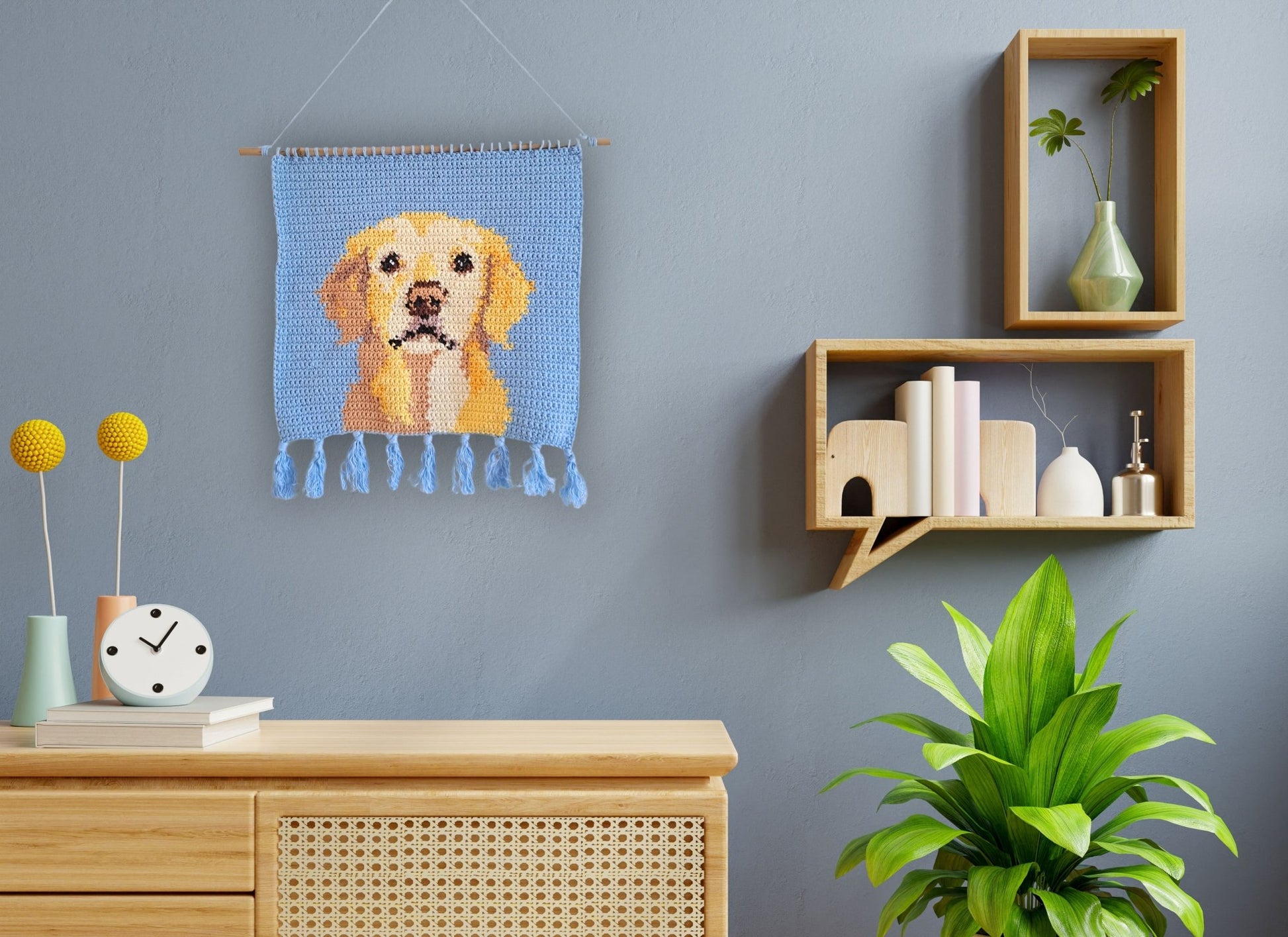 Golden Retriever Crochet Pattern - Tapestry Crochet Dog Wall Hanging - Crochet on a tree