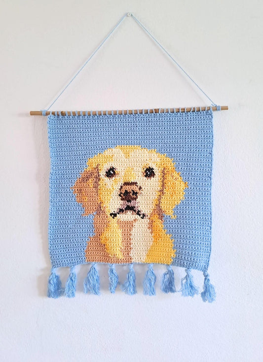 Golden Retriever Crochet Pattern - Tapestry Crochet Dog Wall Hanging - Crochet on a tree