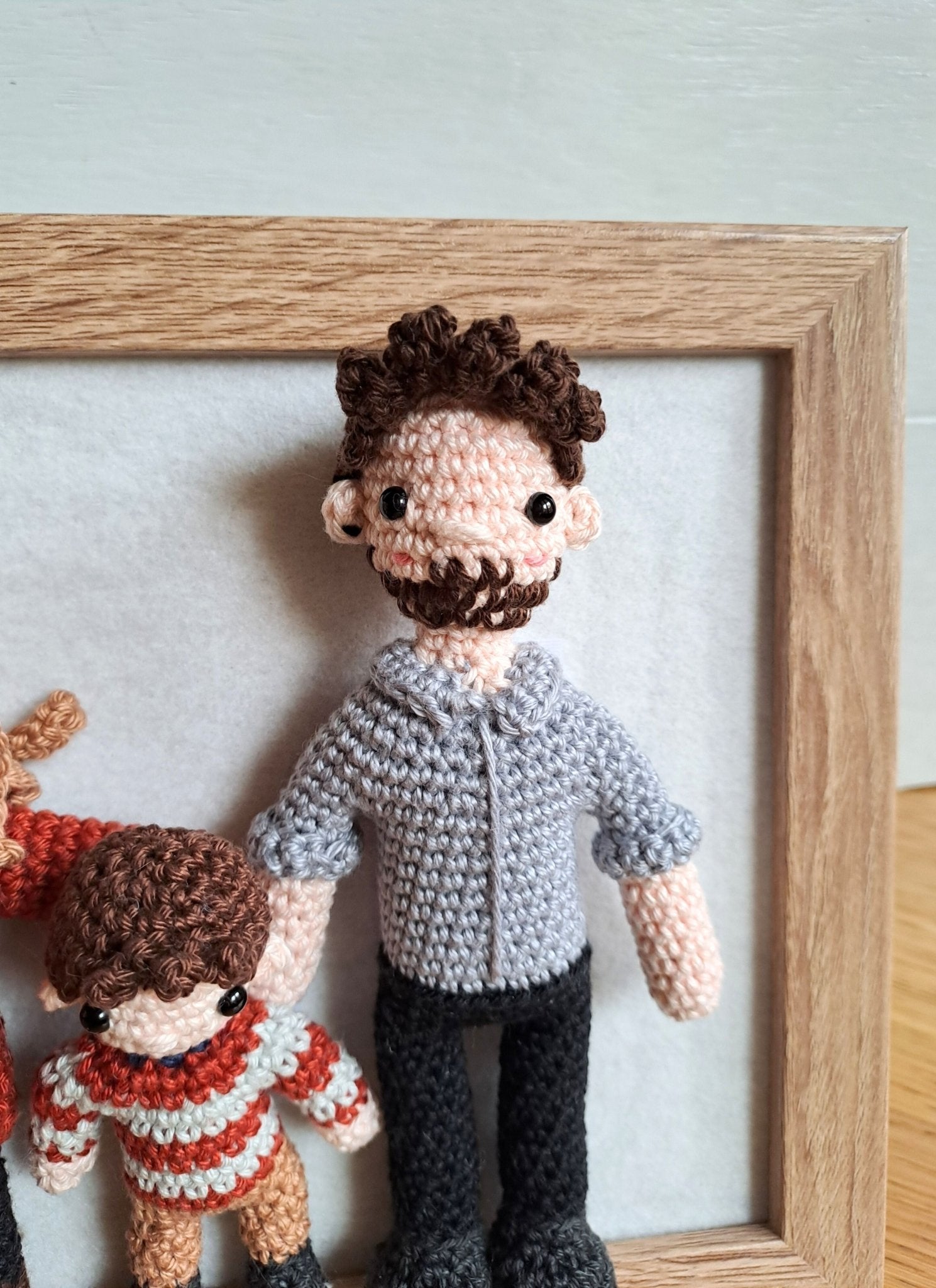 Personalized Crochet Family Portrait with Detachable Figures and Pets - Crochet on a tree