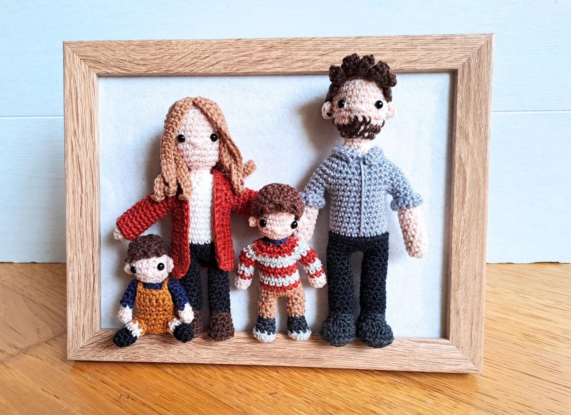 Personalized Crochet Family Portrait with Detachable Figures and Pets - Crochet on a tree