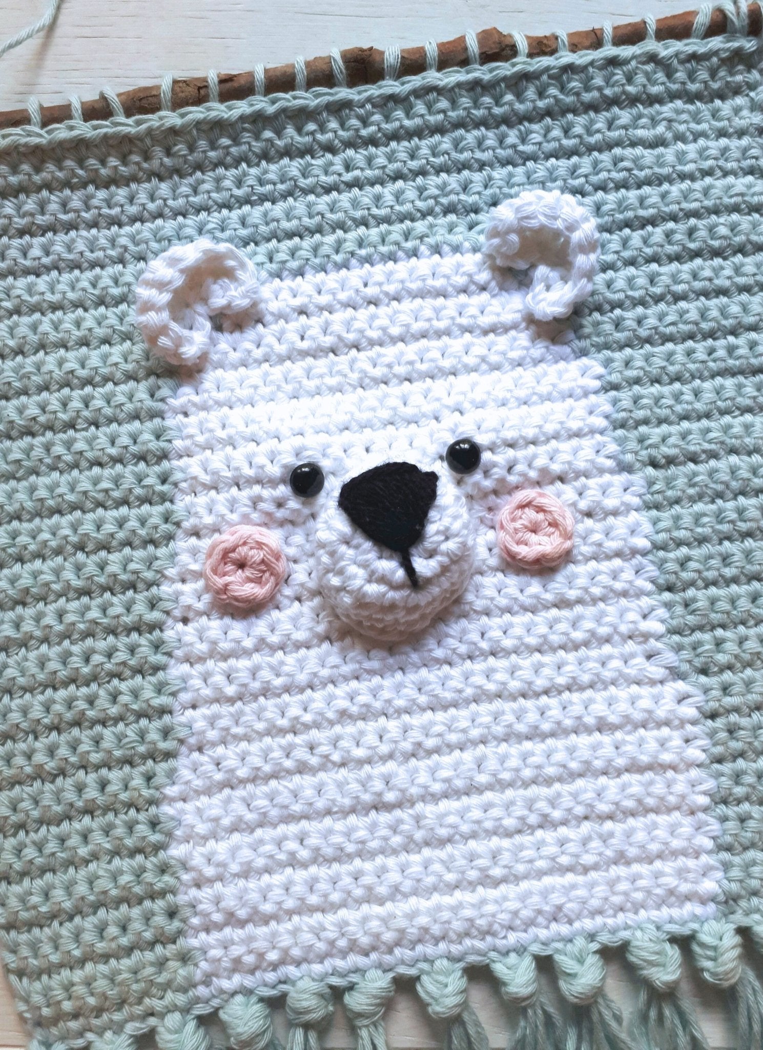 Polar bear nursery wall decor crochet pattern - Crochet on a tree