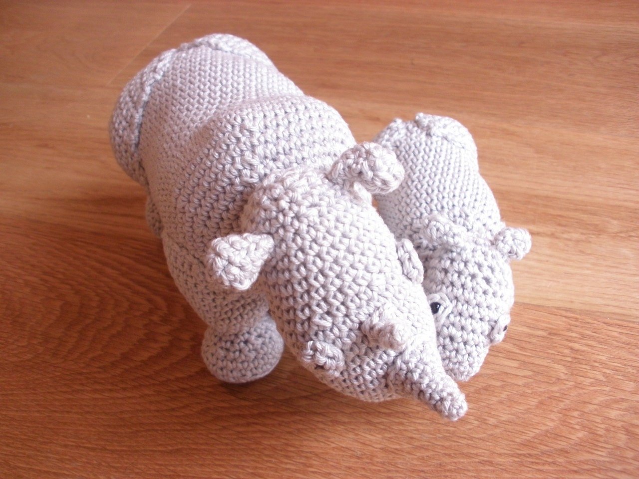 Rhino mom and baby stuffed toys - Crochet on a tree