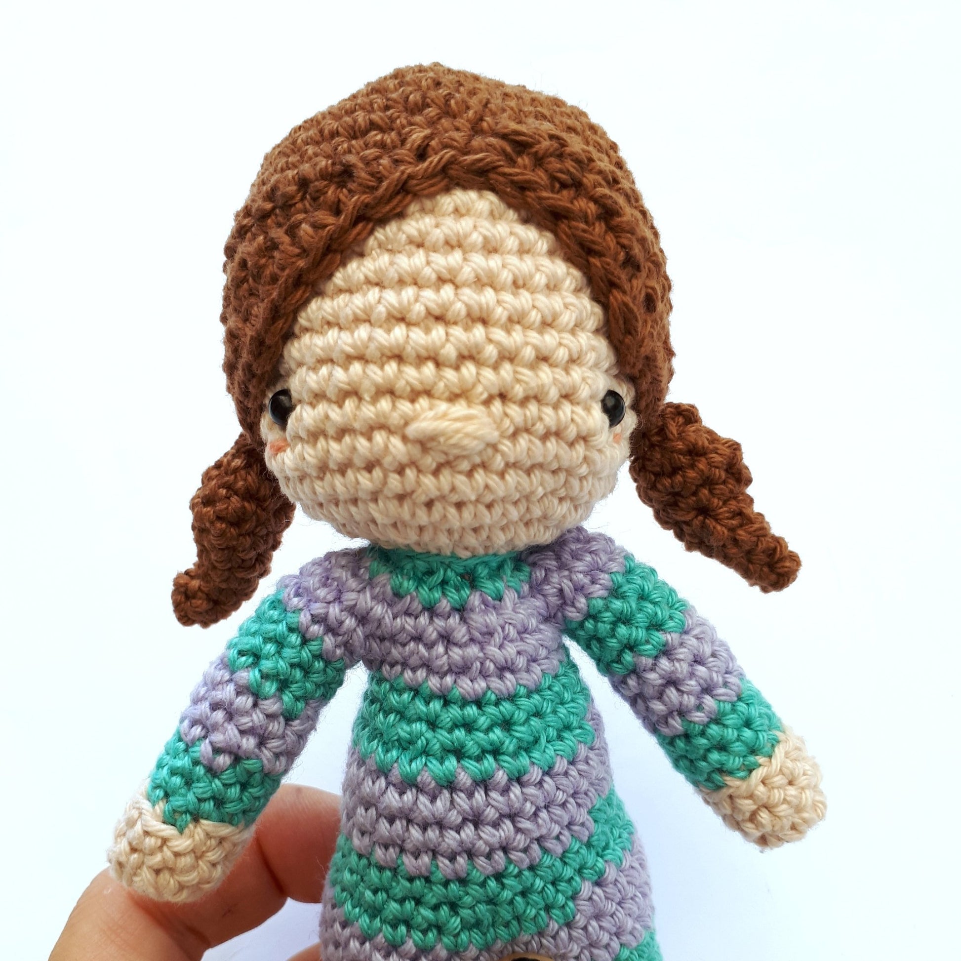 Sleepy Jenny crochet doll - Crochet on a tree