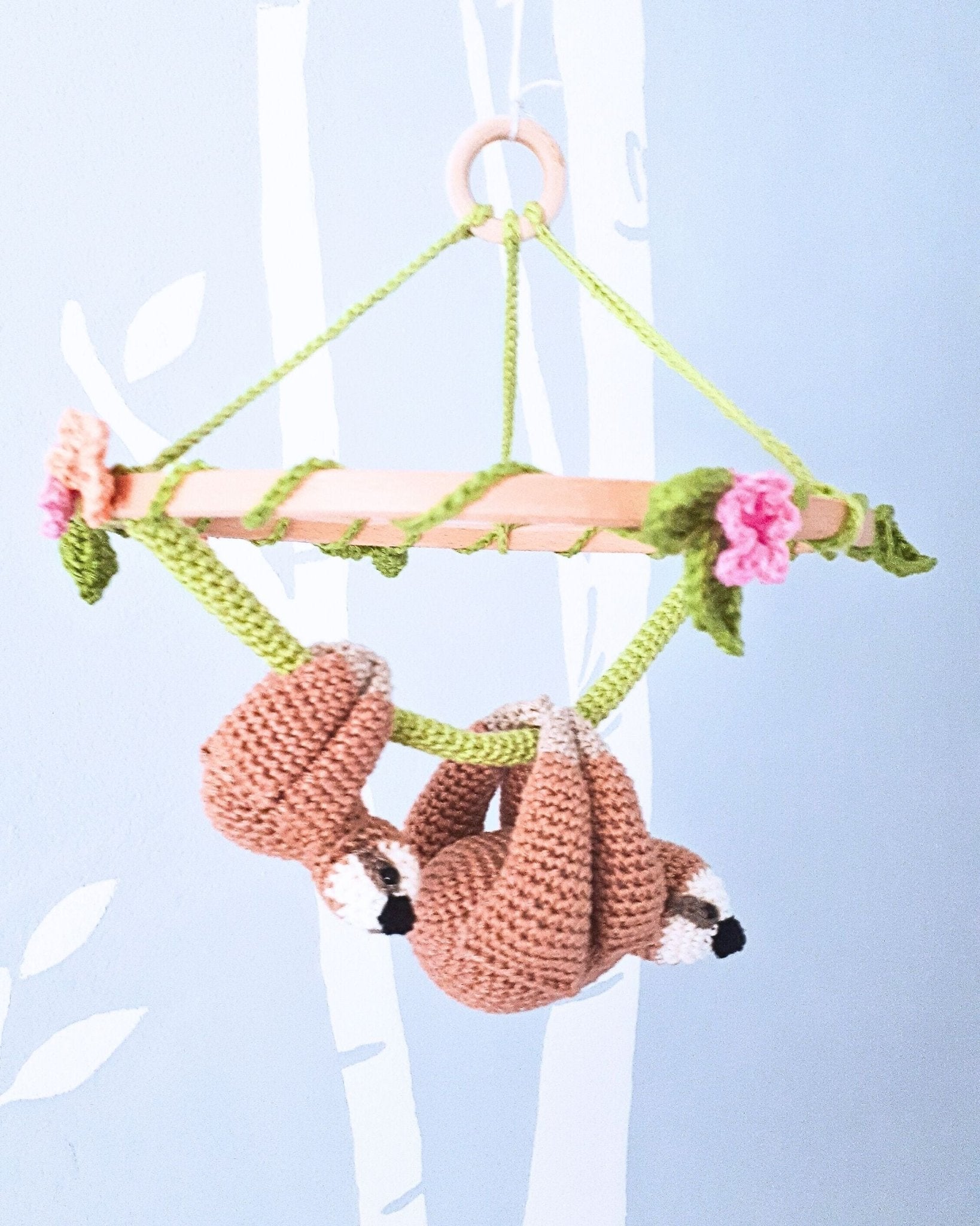 Sloth baby mobile with flowers, floral nursery decor - Crochet on a tree