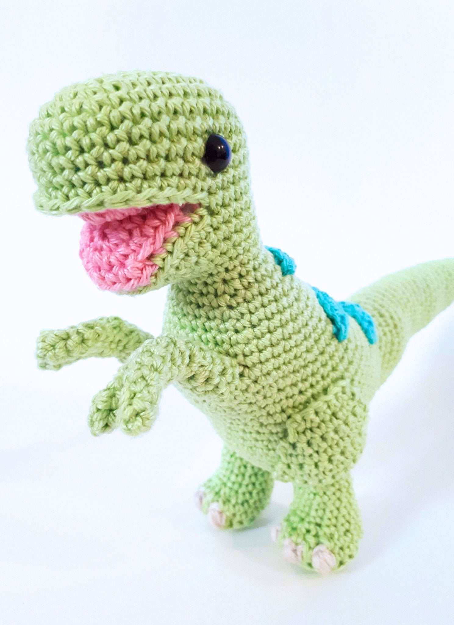 Theo the T - Rex crochet pattern - Crochet on a tree