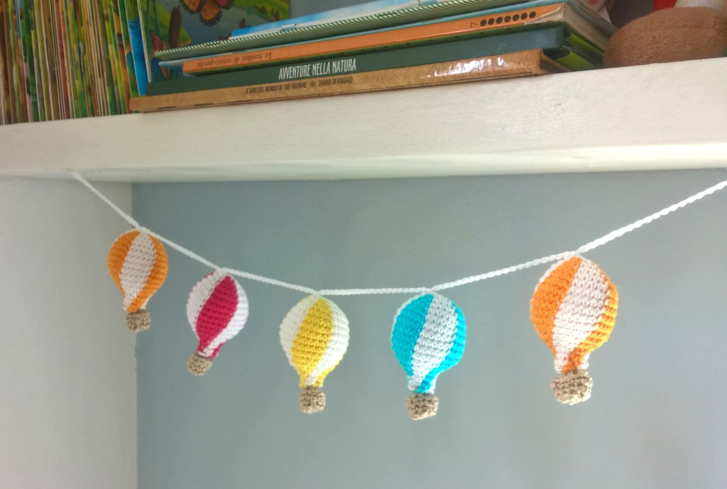 Hot air balloon party garland, balloons nursery decor