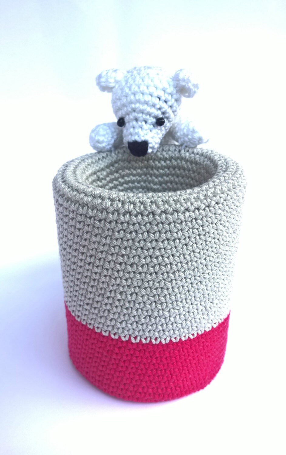 Crochet pen holder