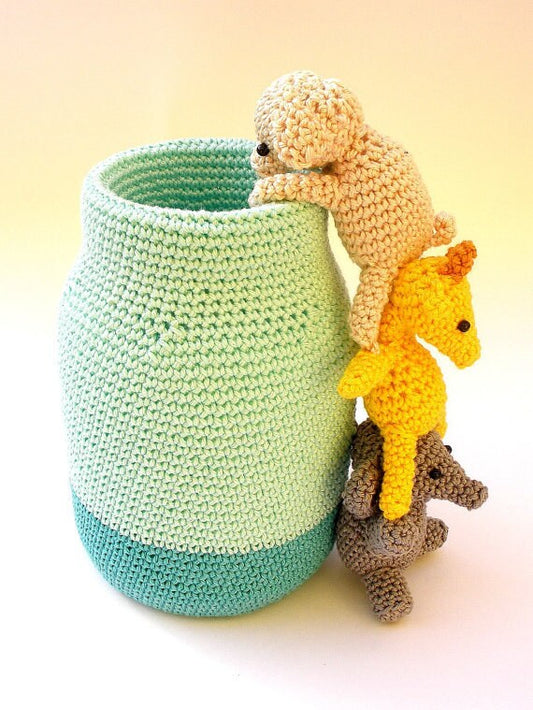 Crochet animals pencil holder